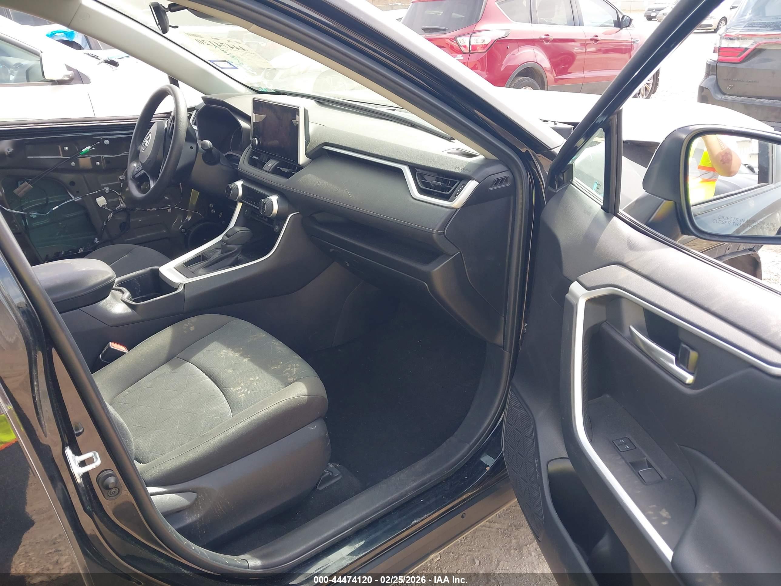 TOYOTA RAV4 image 5