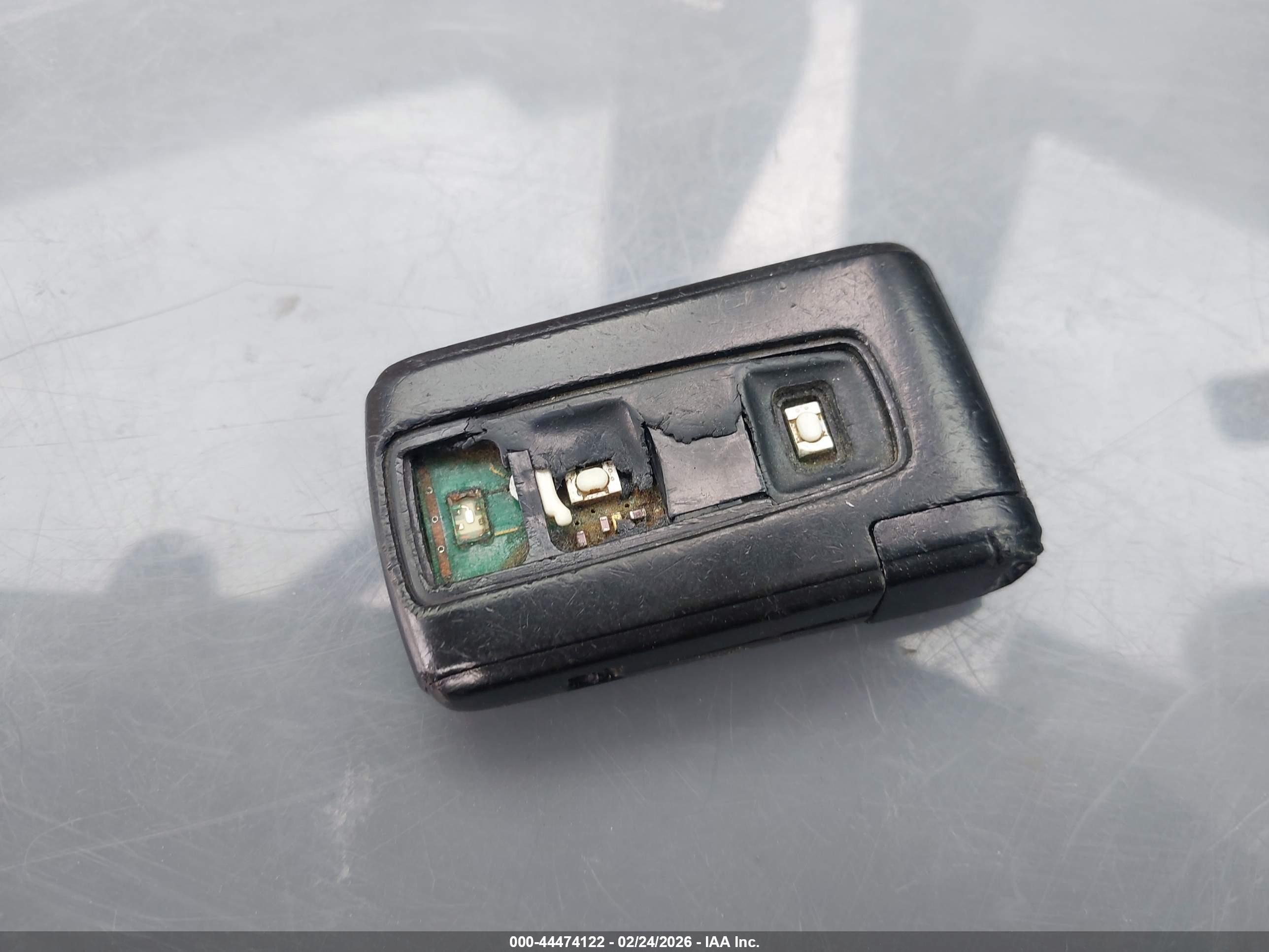 TOYOTA PRIUS image 11