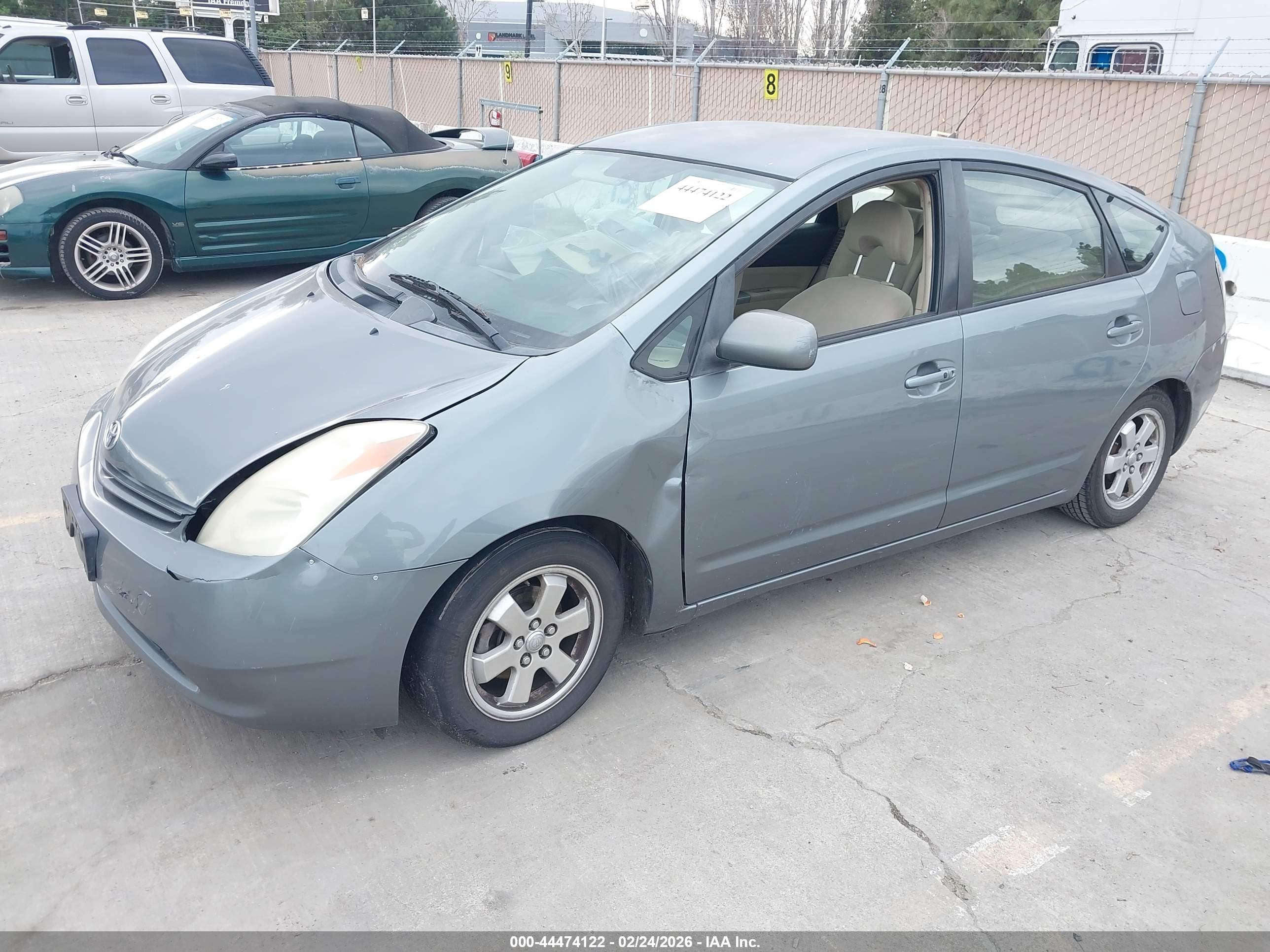 TOYOTA PRIUS image 2