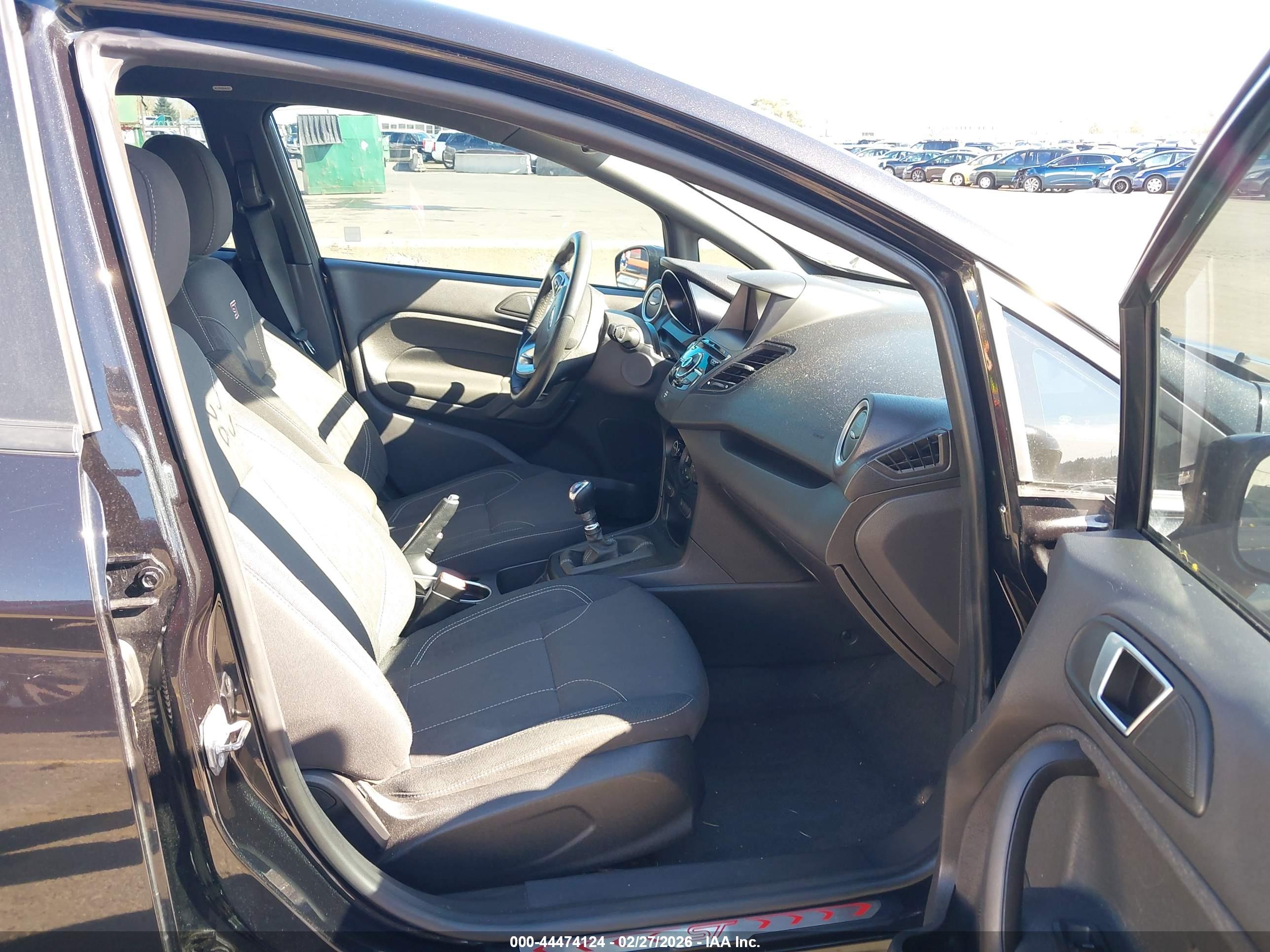 FORD FIESTA image 5