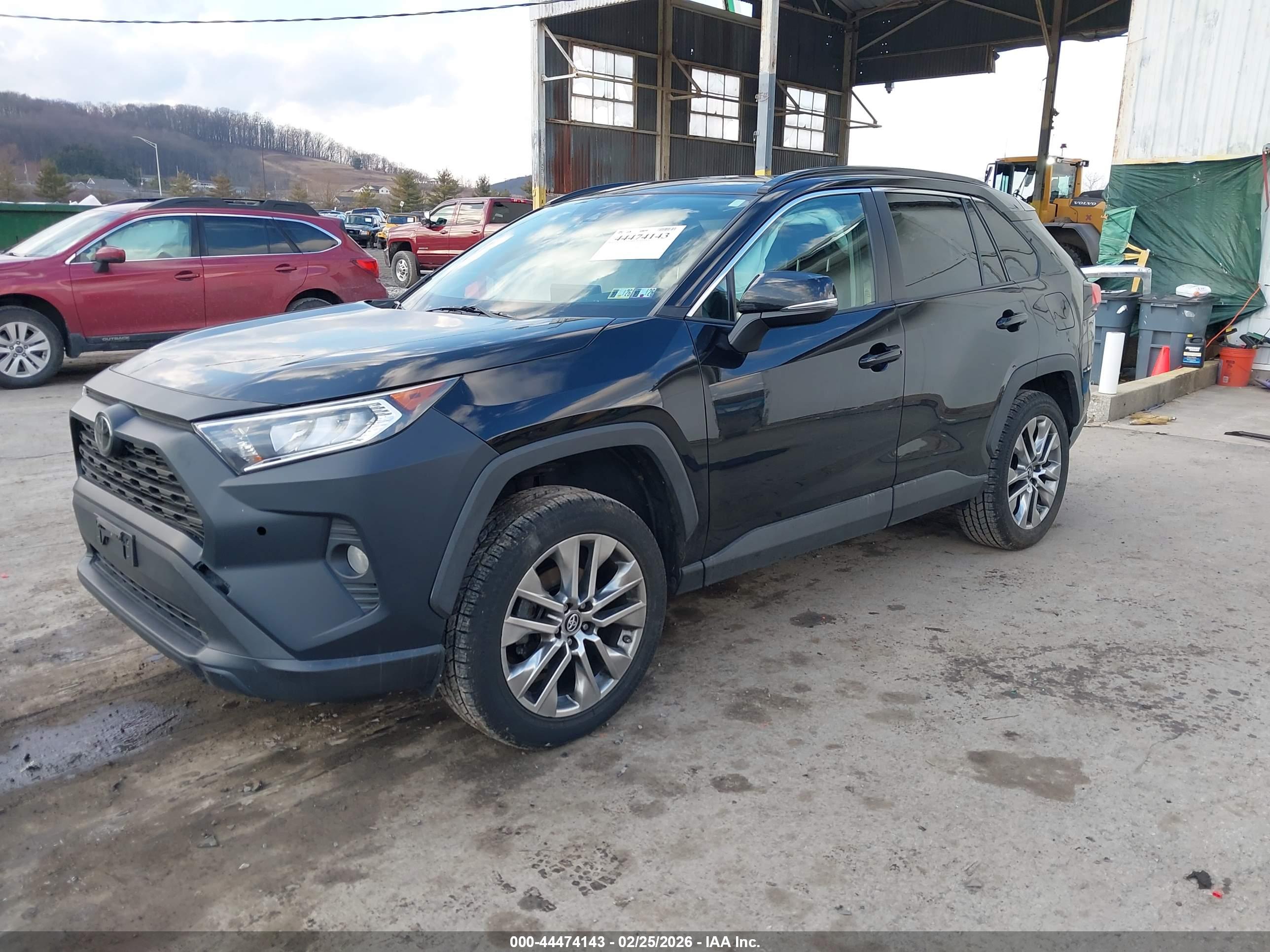 TOYOTA RAV4 image 2
