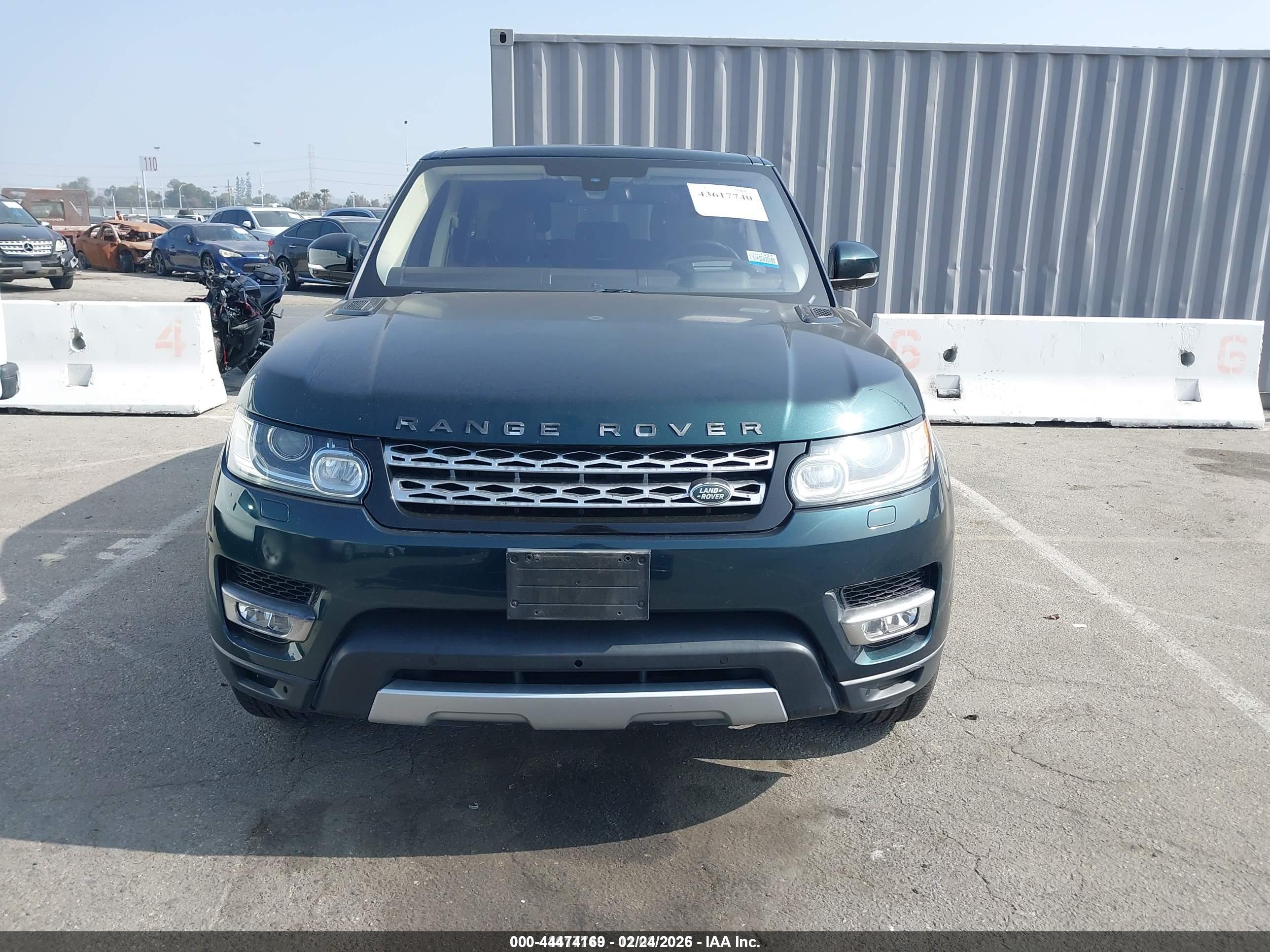 LAND ROVER image 6