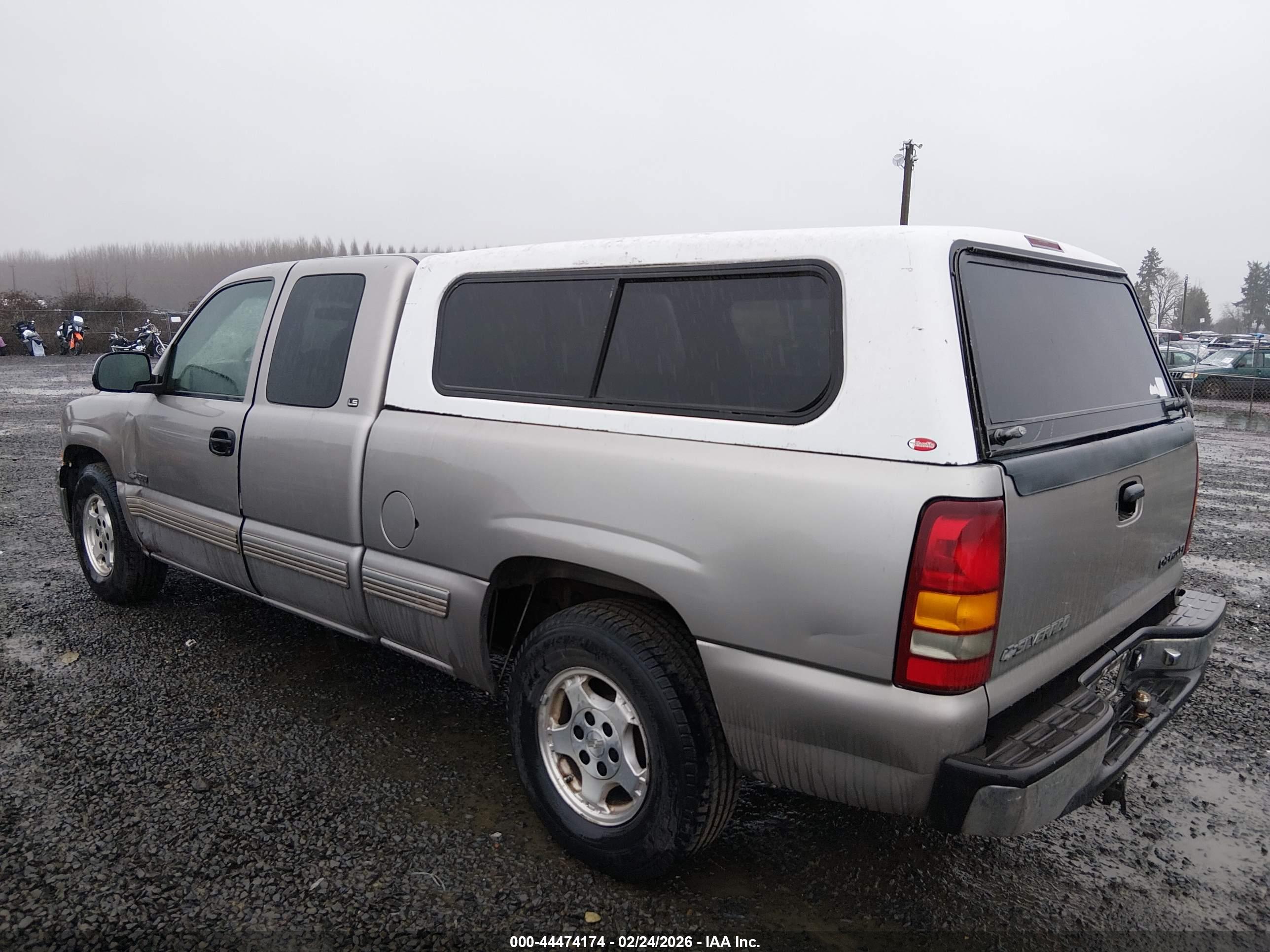 CHEVROLET SILVERADO image 3