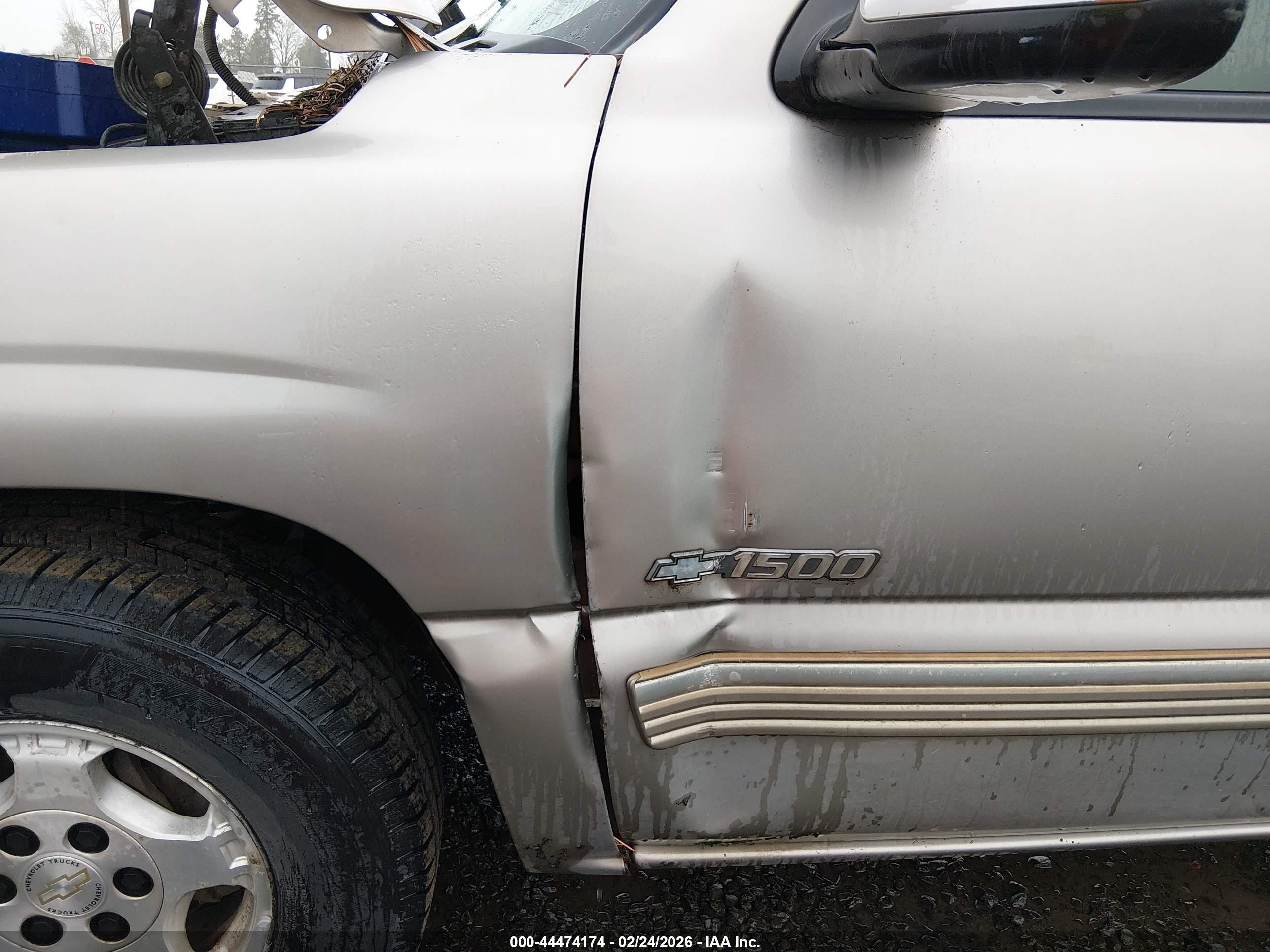 CHEVROLET SILVERADO image 6