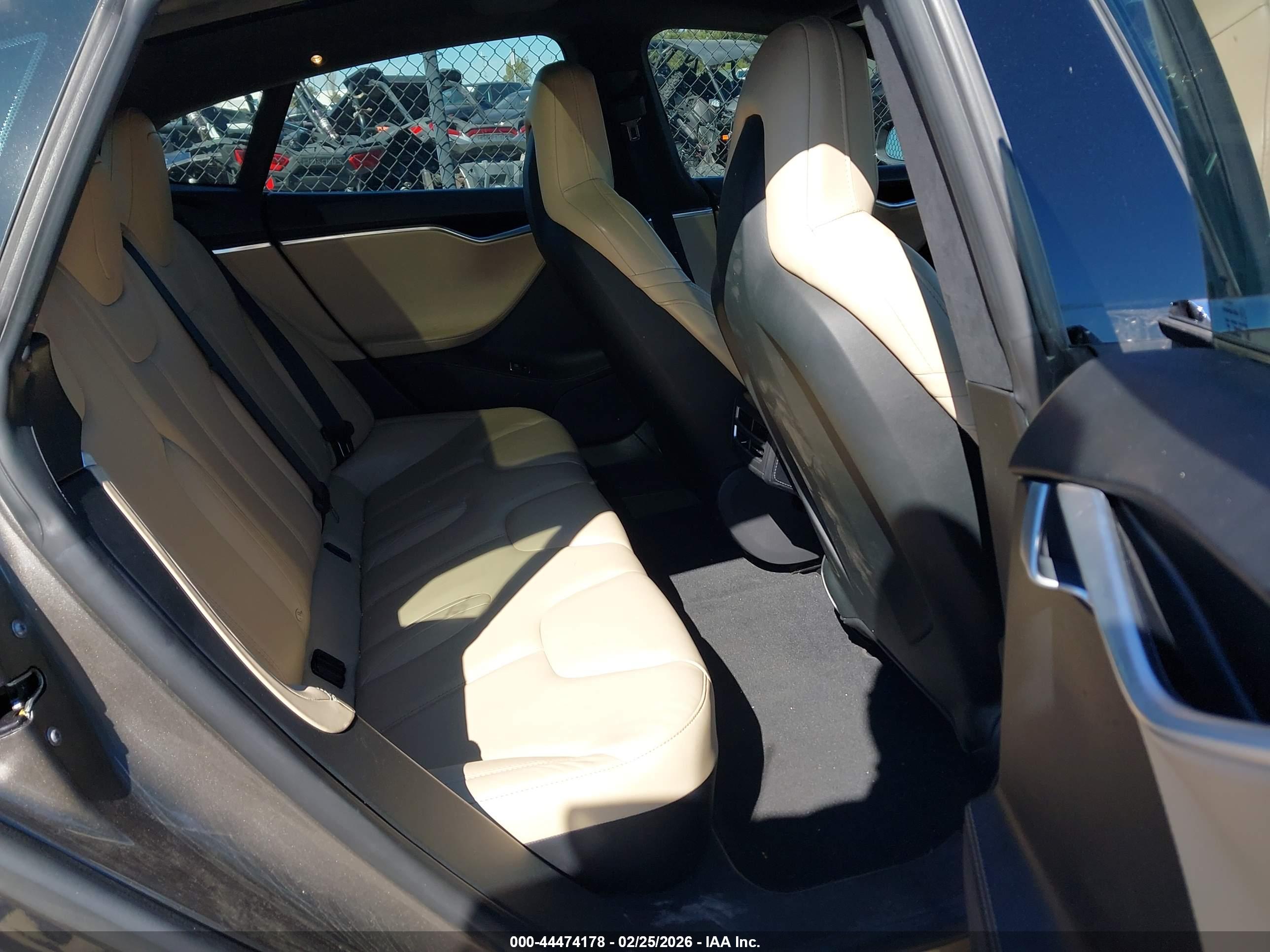 TESLA MODEL image 8
