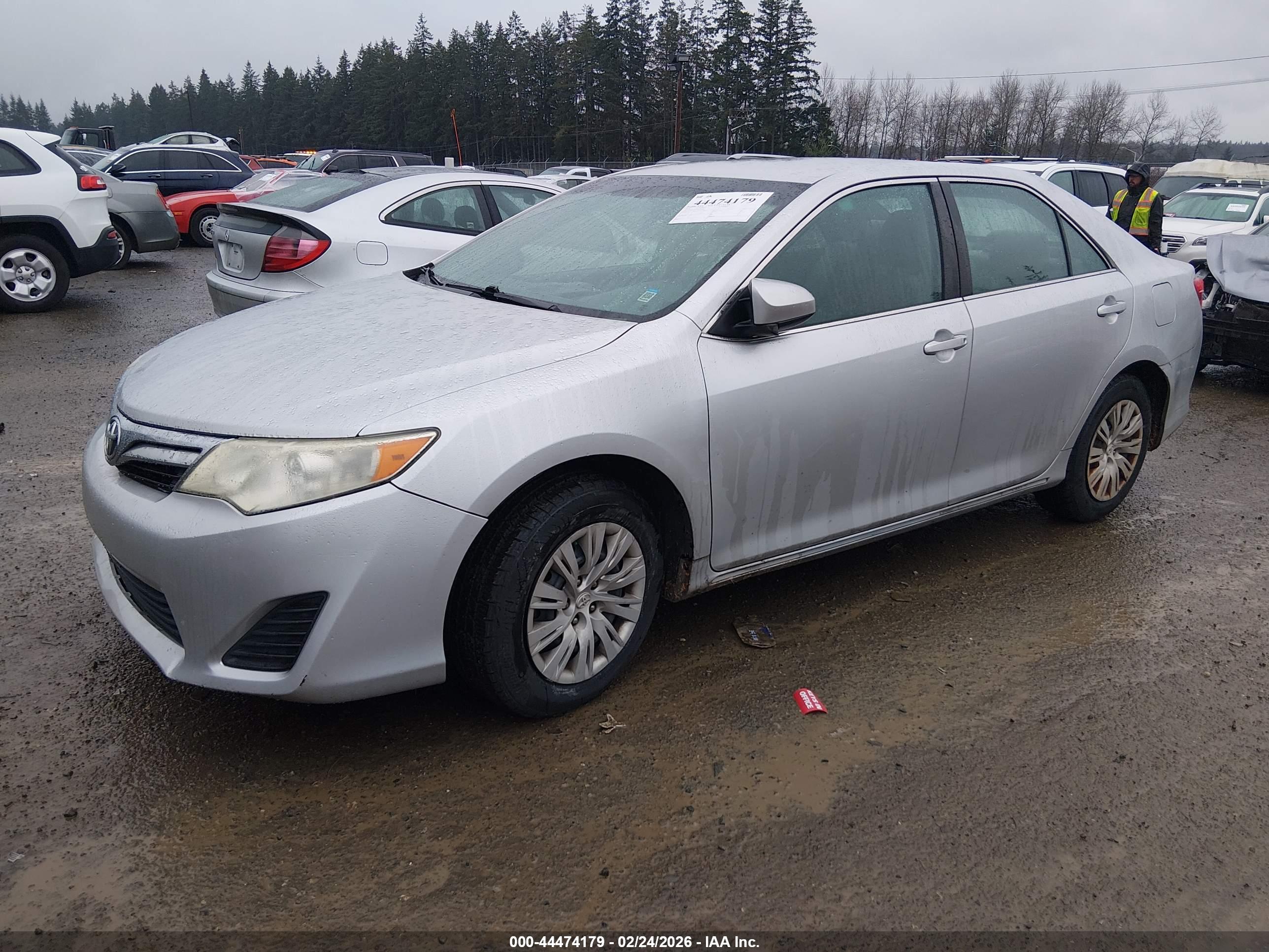 TOYOTA CAMRY image 2
