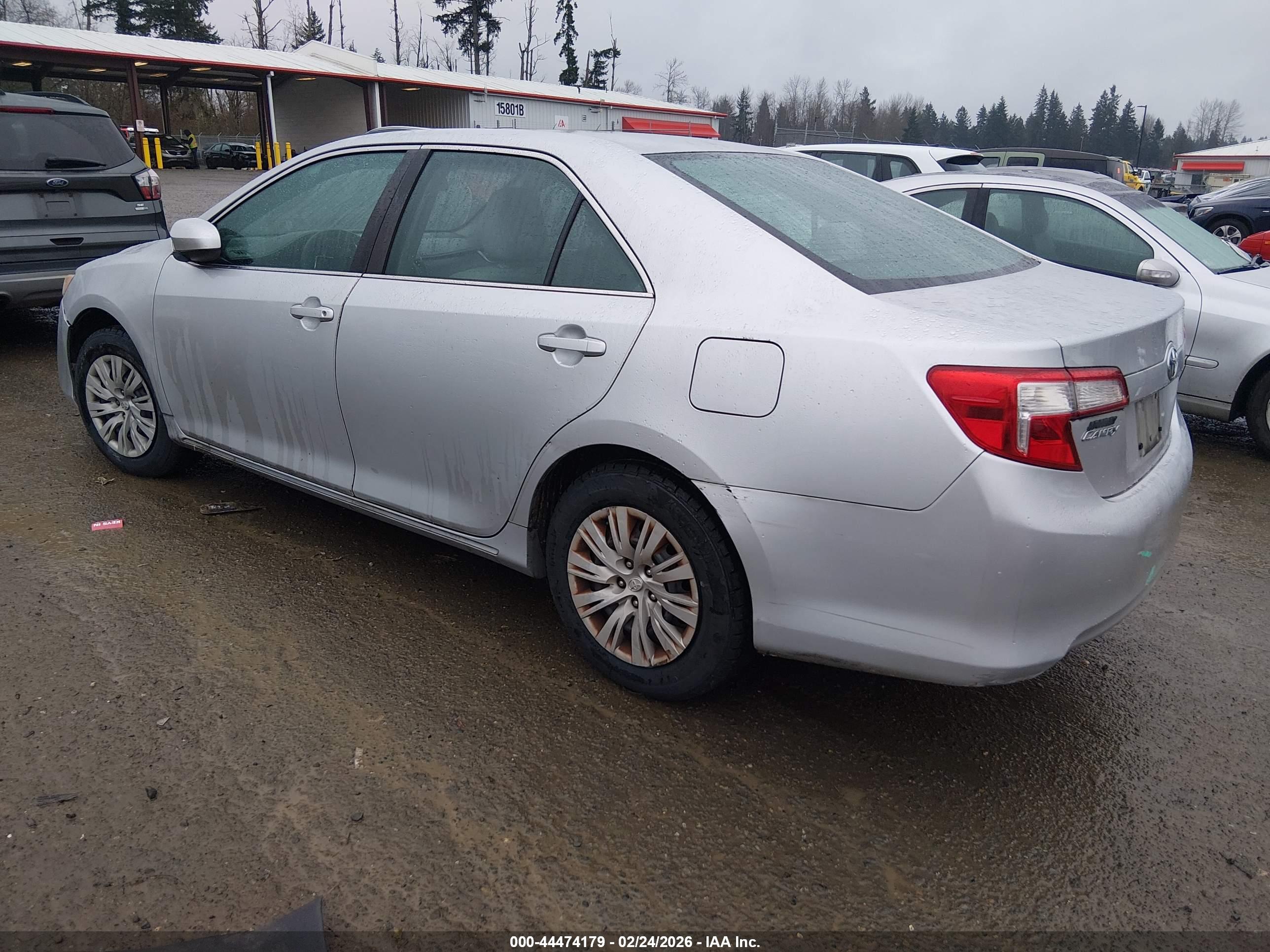TOYOTA CAMRY image 3