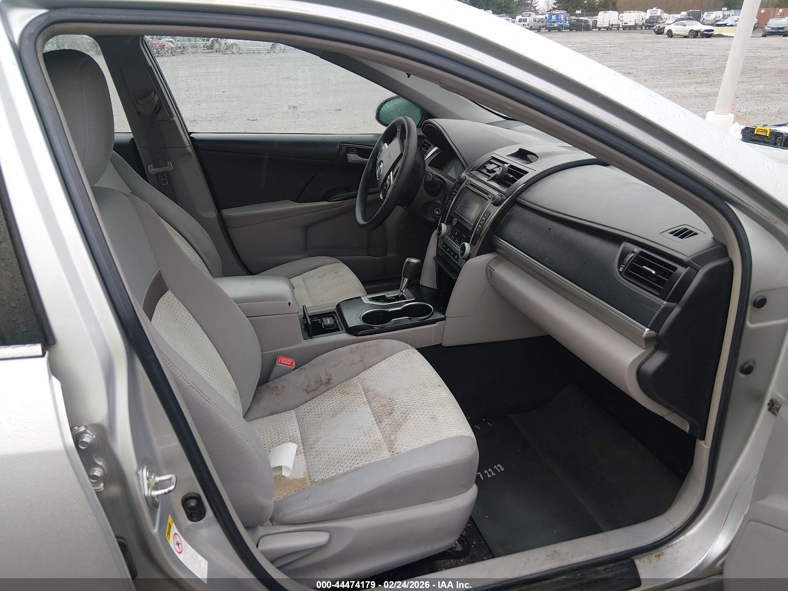 TOYOTA CAMRY image 5