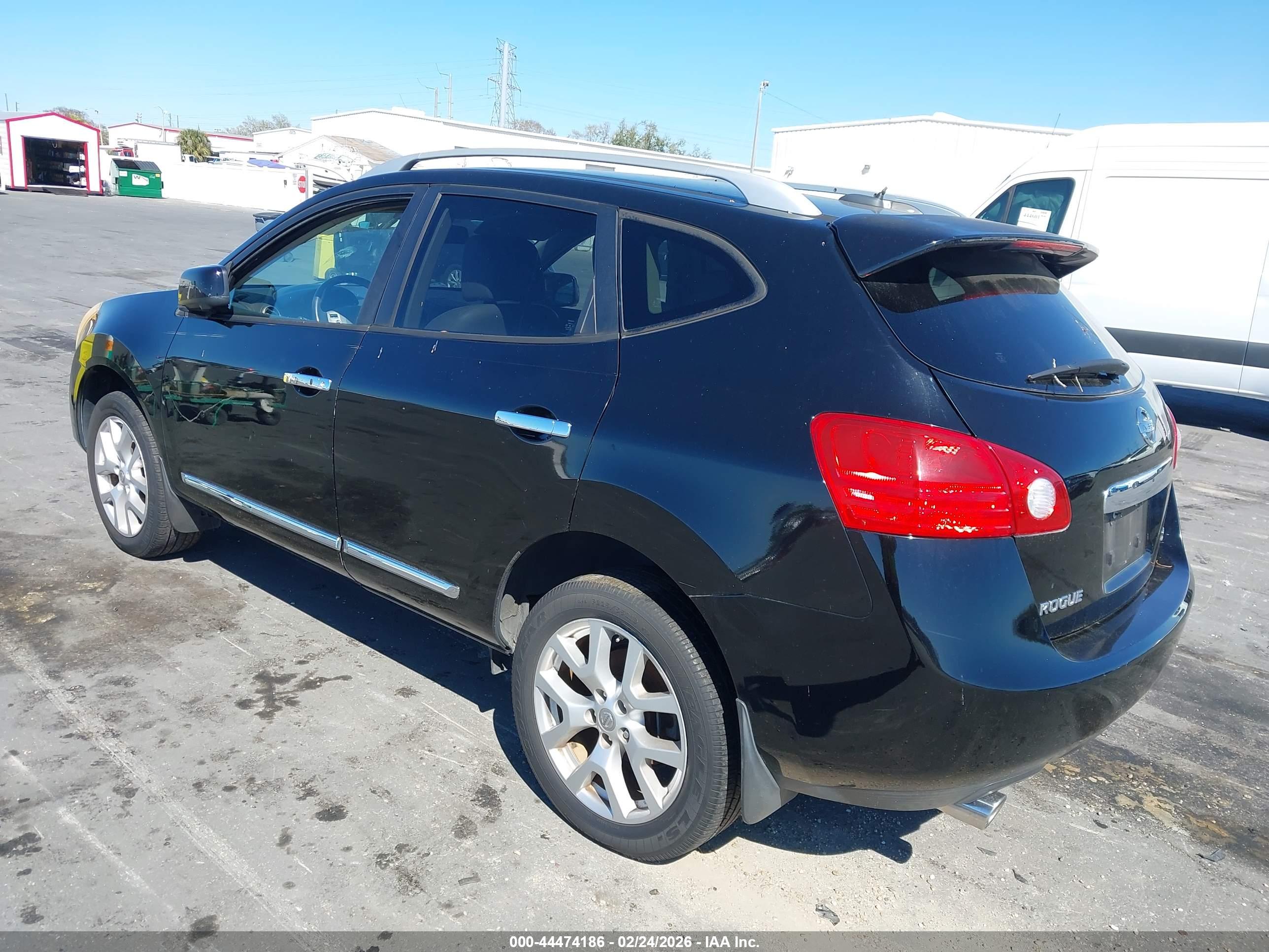 NISSAN ROGUE image 3