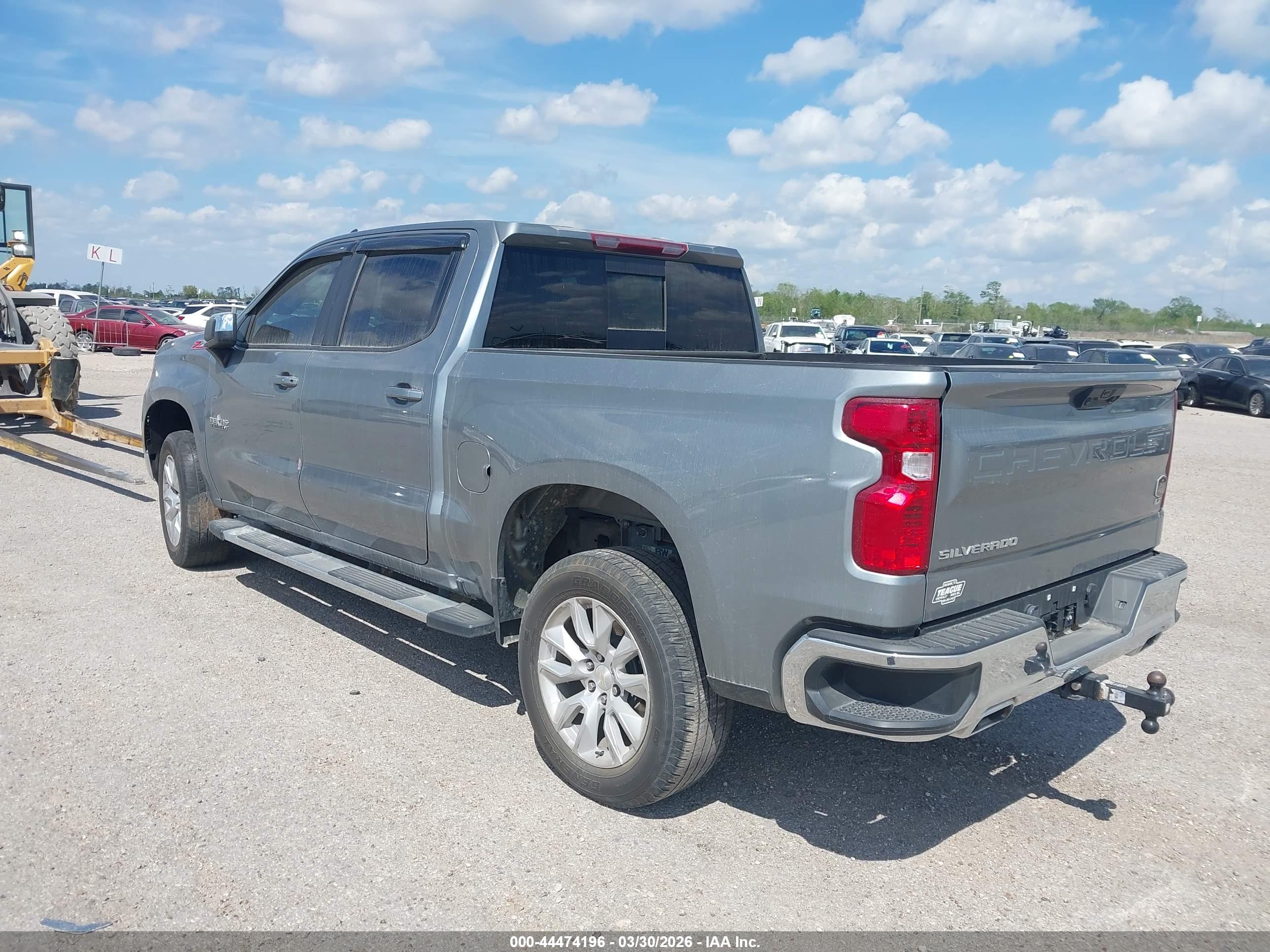 CHEVROLET SILVERADO image 3