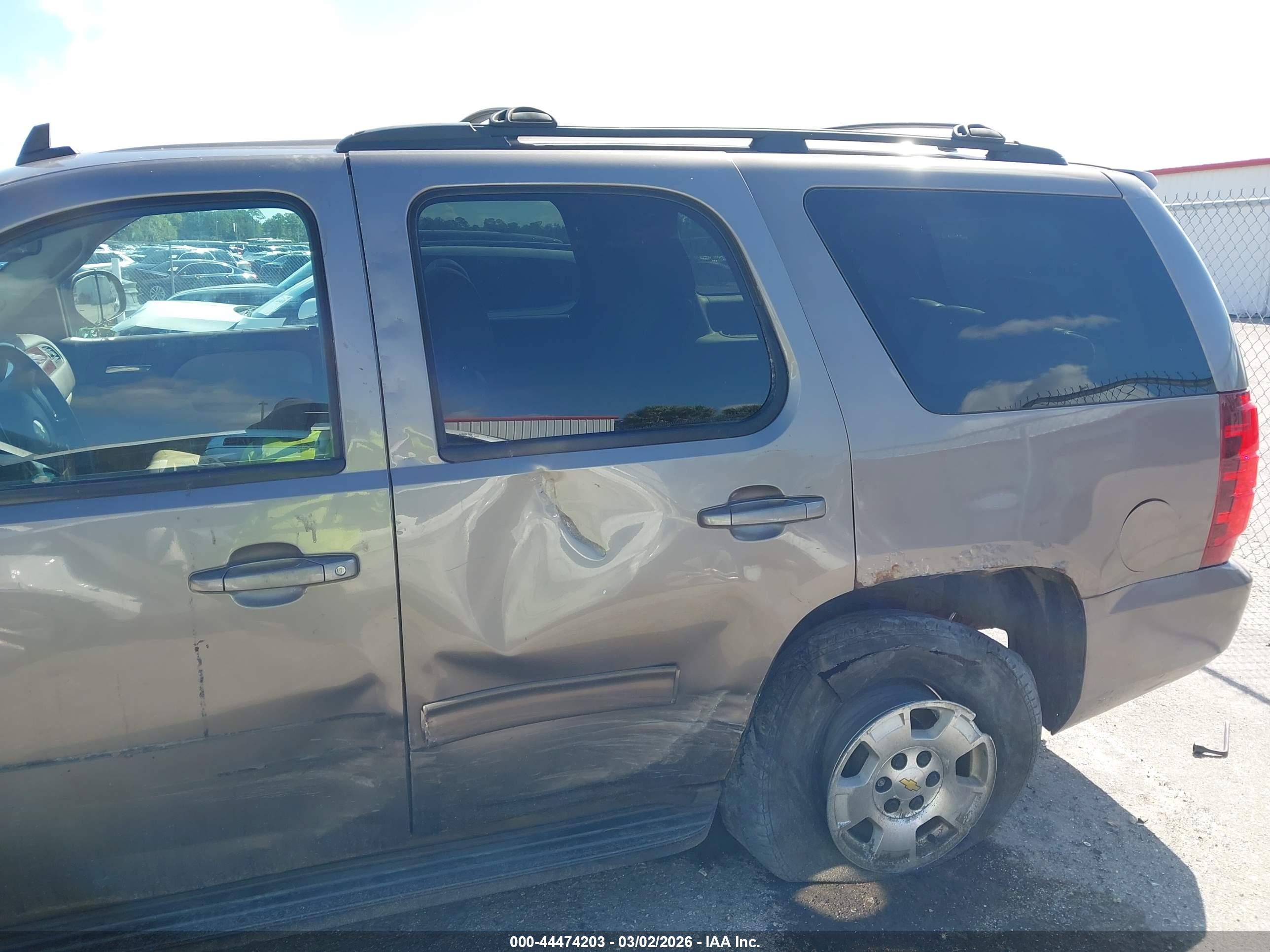 CHEVROLET TAHOE image 6