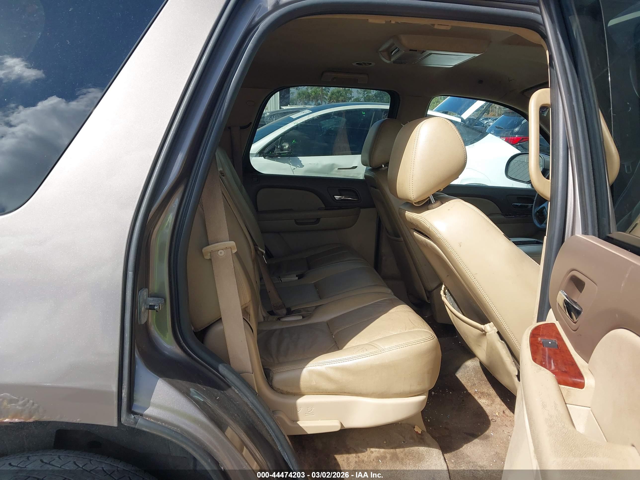 CHEVROLET TAHOE image 8