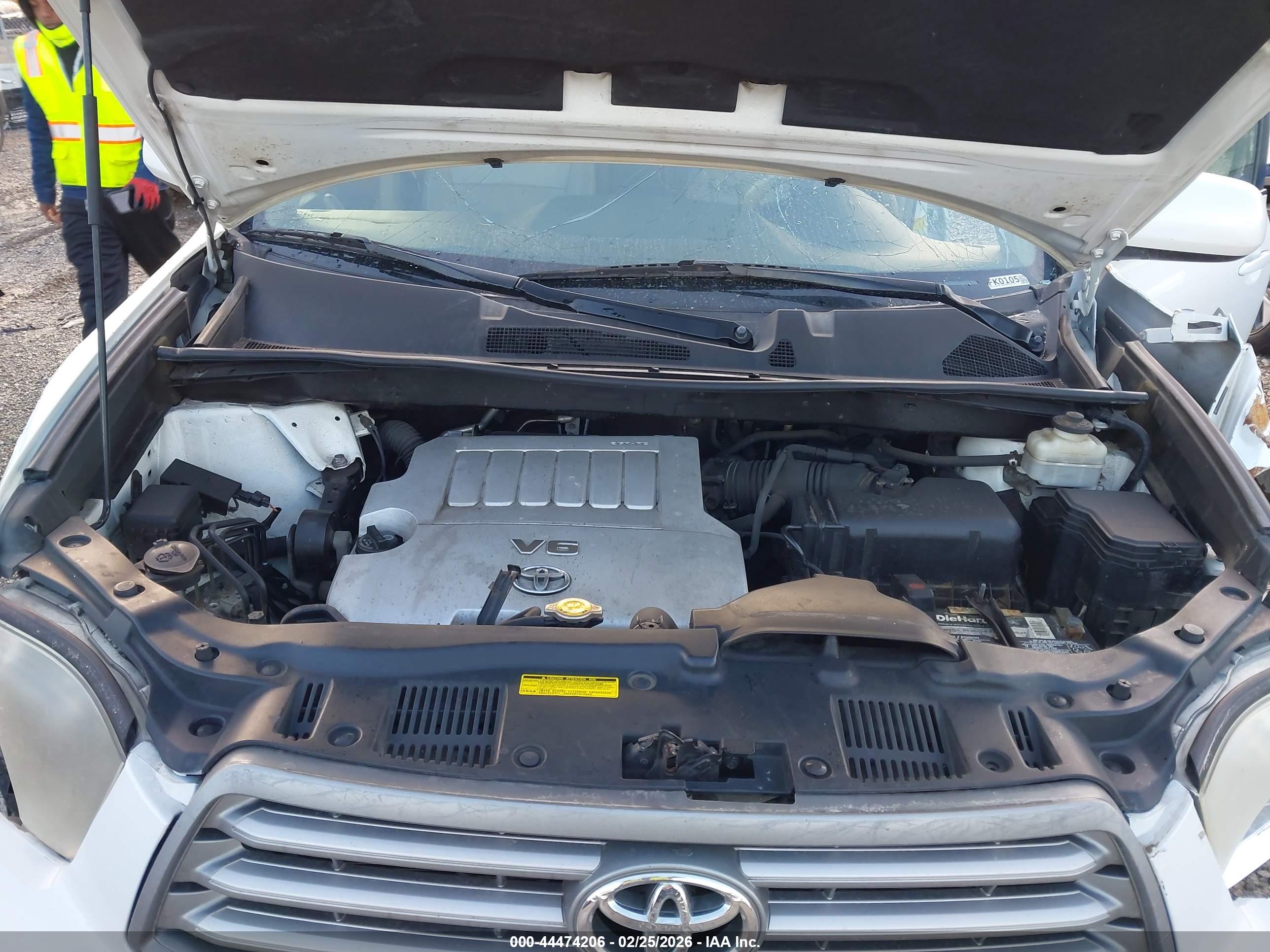 TOYOTA HIGHLANDER image 10