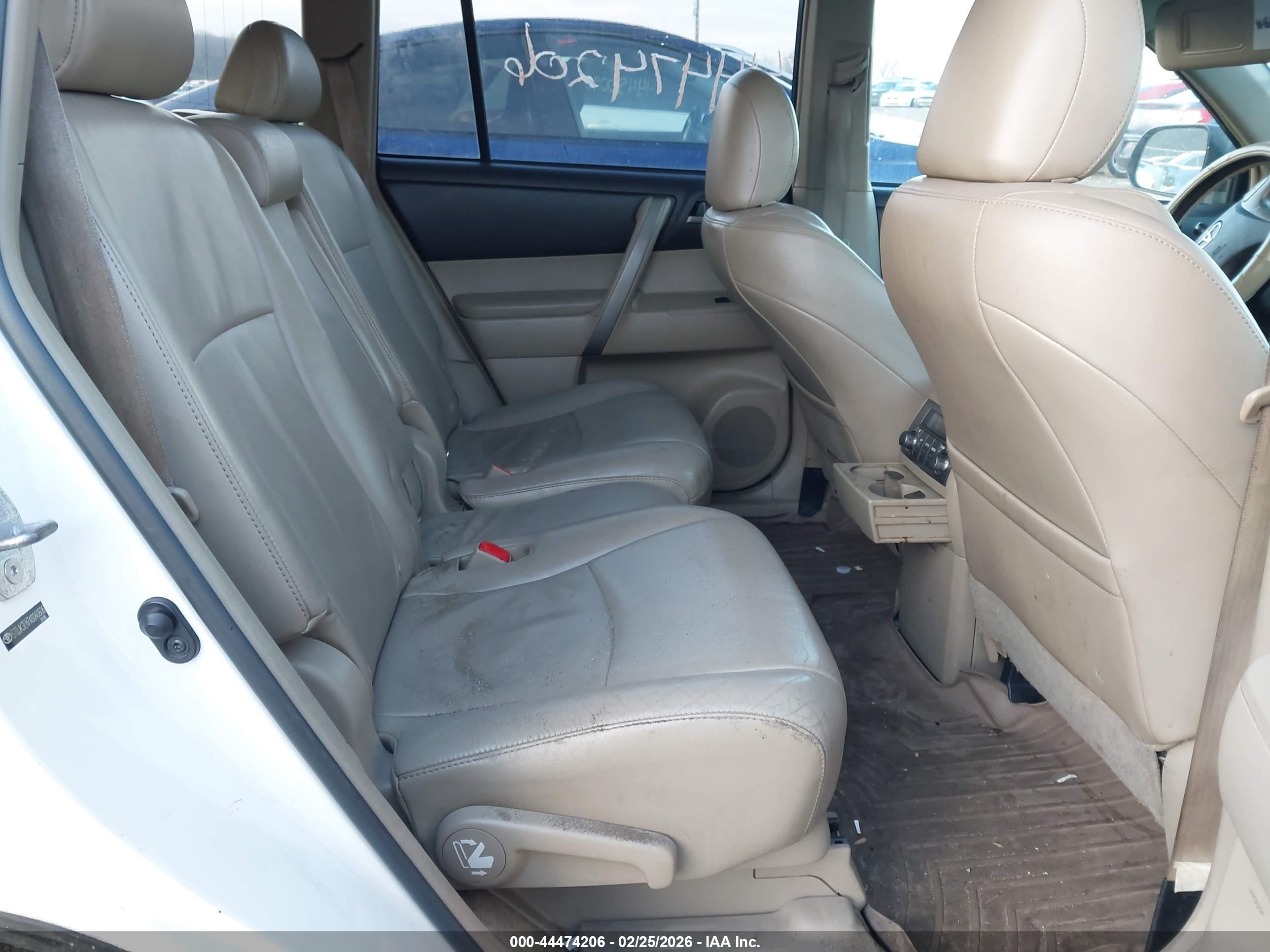 TOYOTA HIGHLANDER image 8