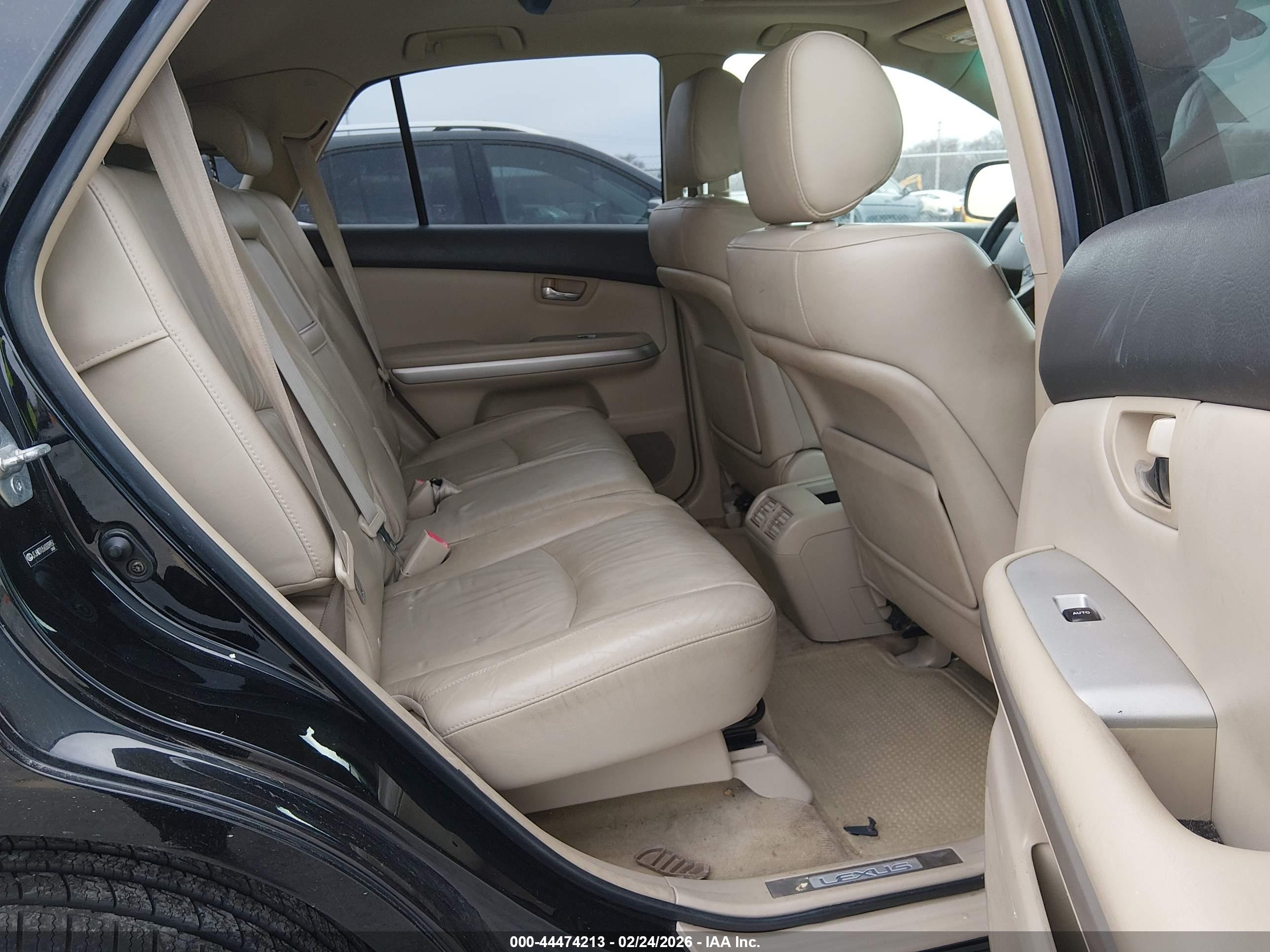 LEXUS RX image 8