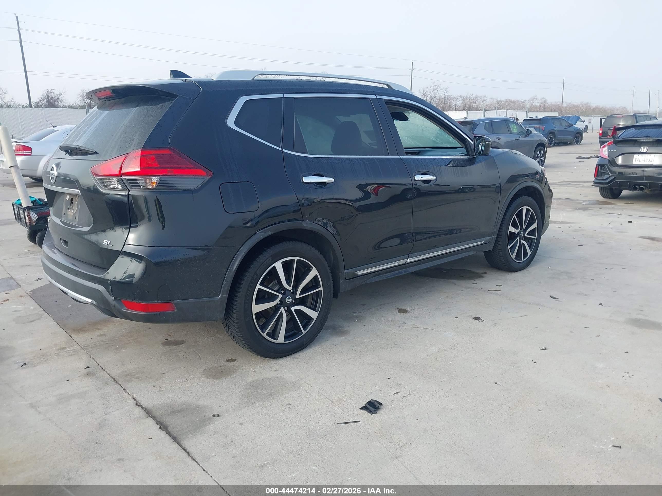 NISSAN ROGUE image 4