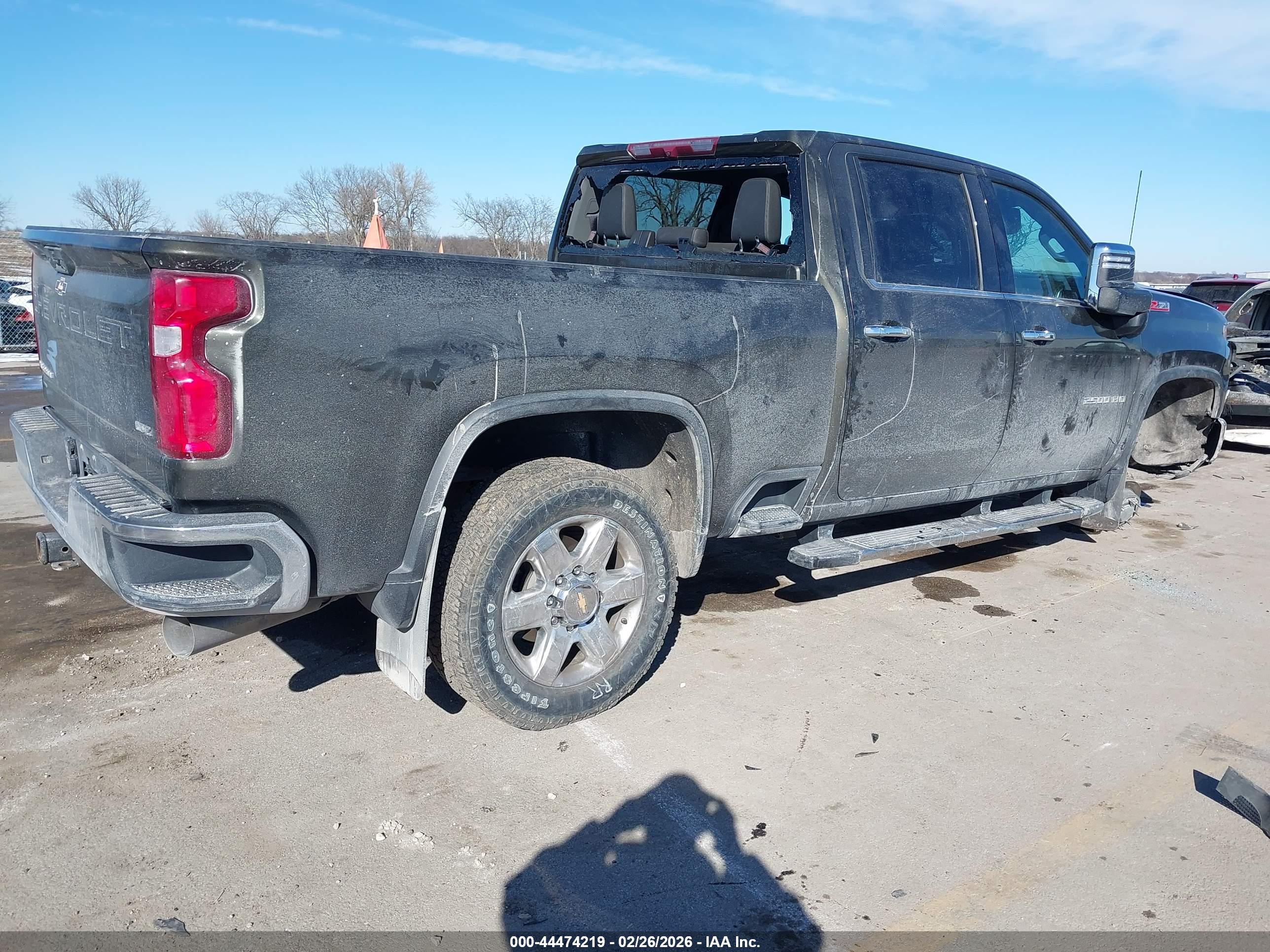 CHEVROLET SILVERADO image 4