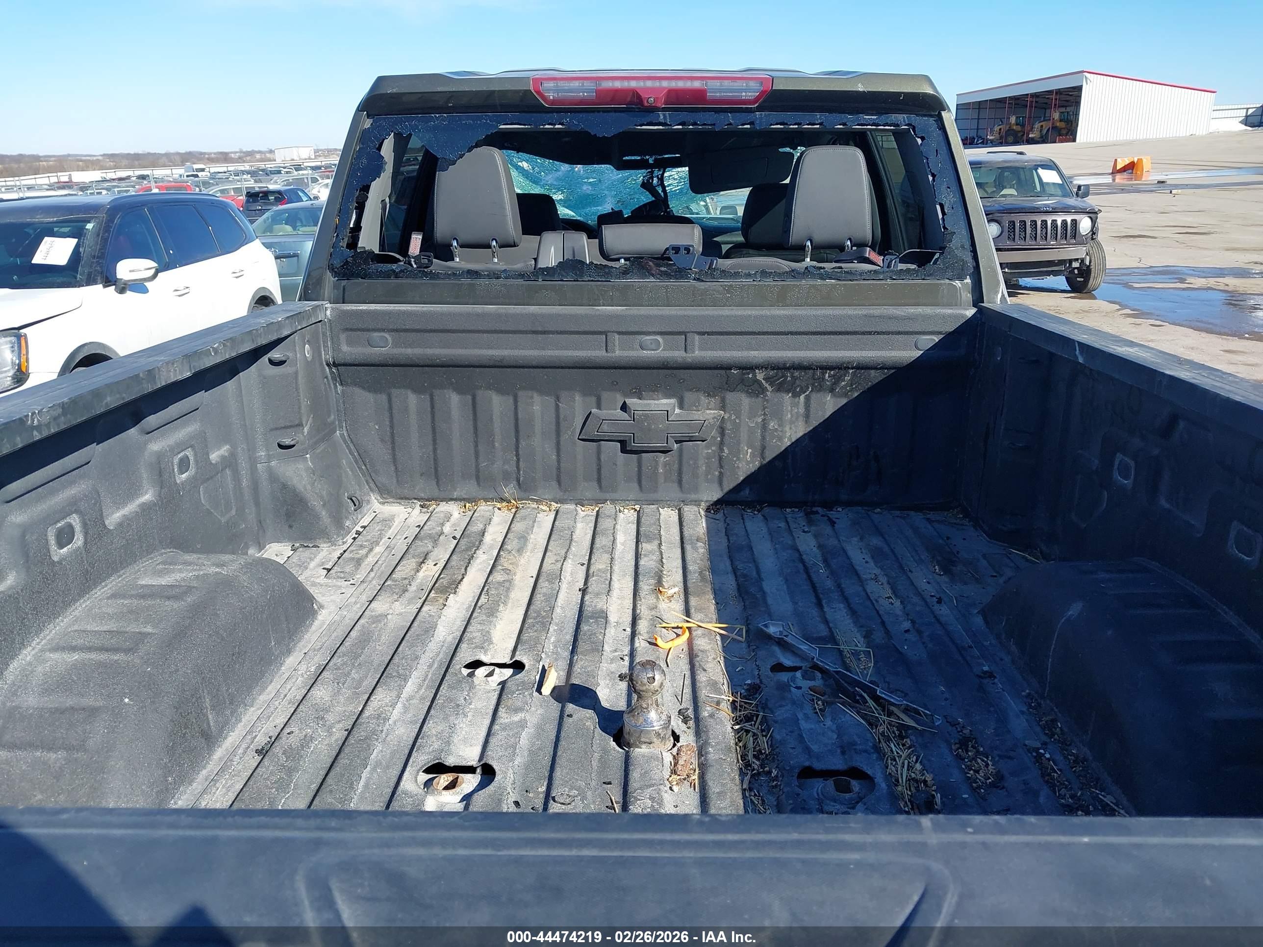 CHEVROLET SILVERADO image 7