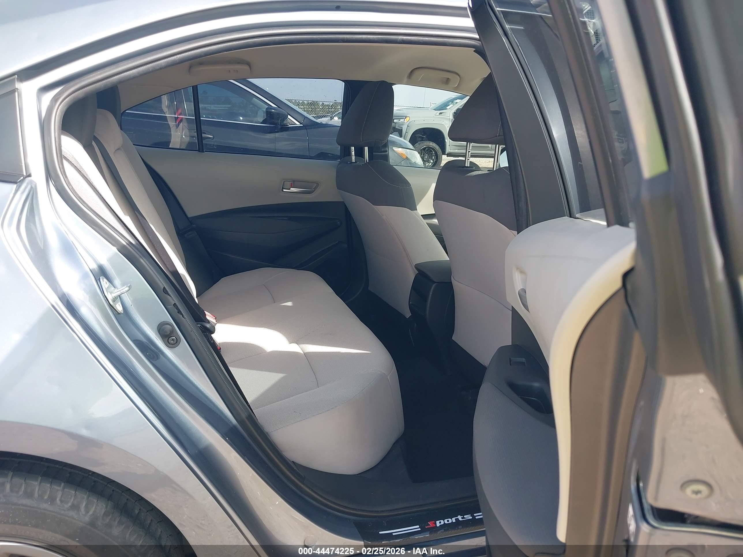 TOYOTA COROLLA image 8