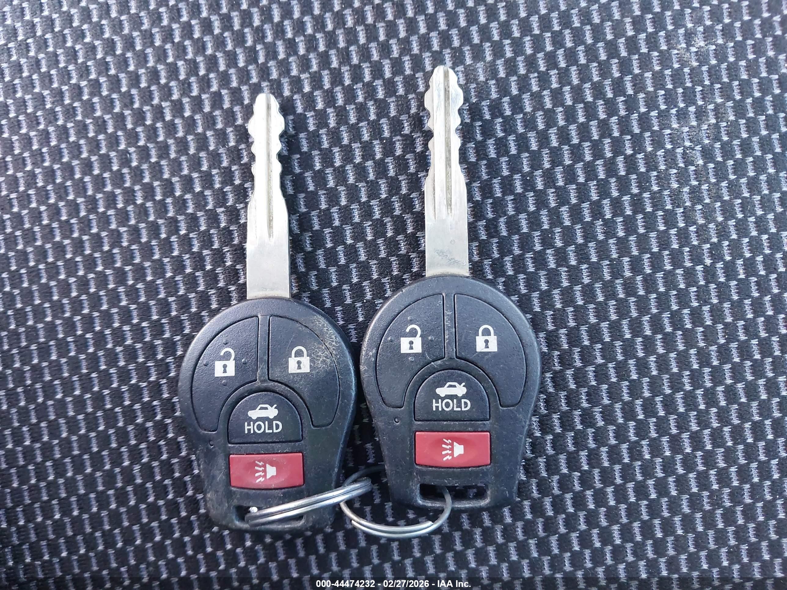 NISSAN VERSA image 11