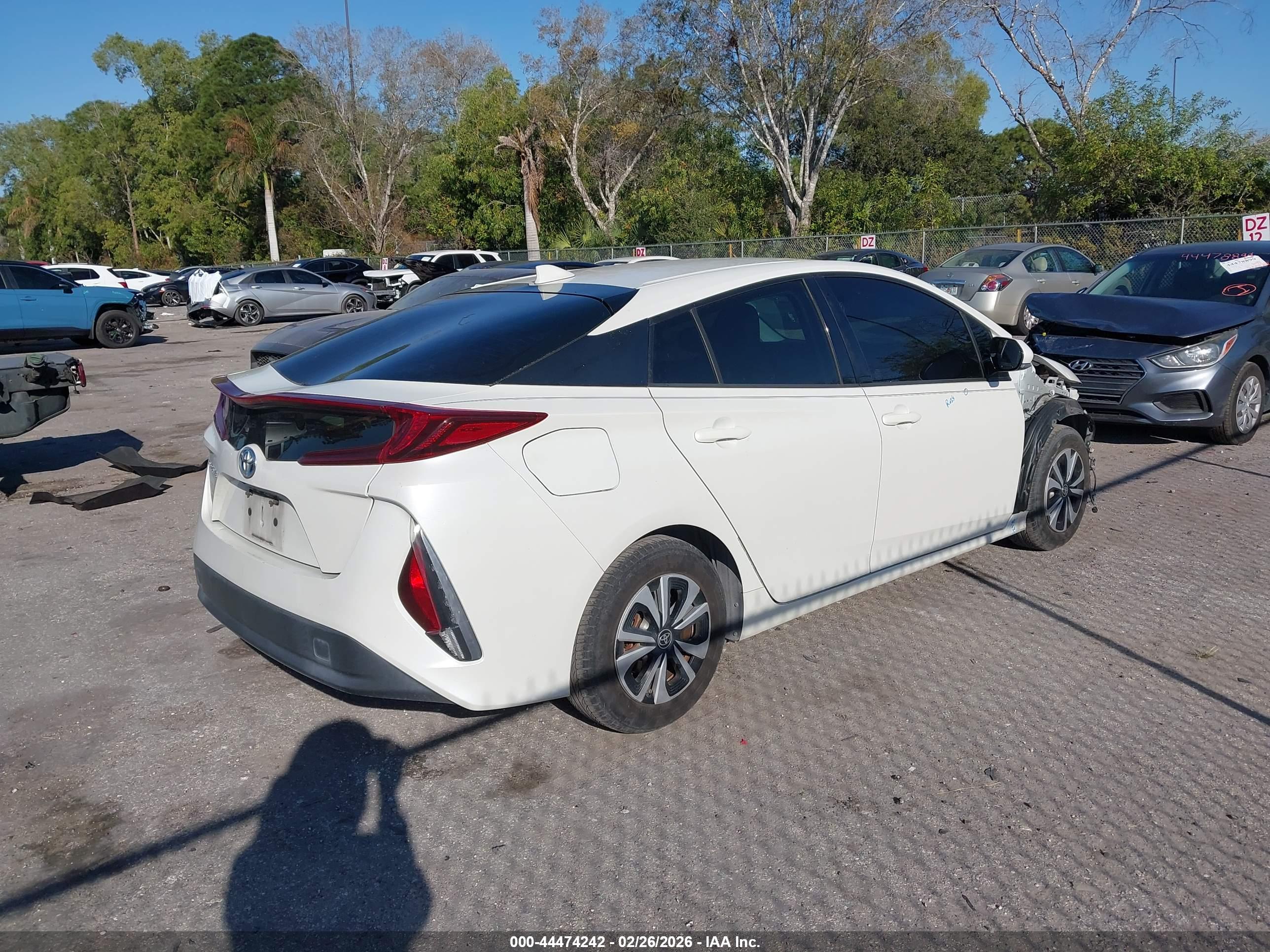 TOYOTA PRIUS image 4