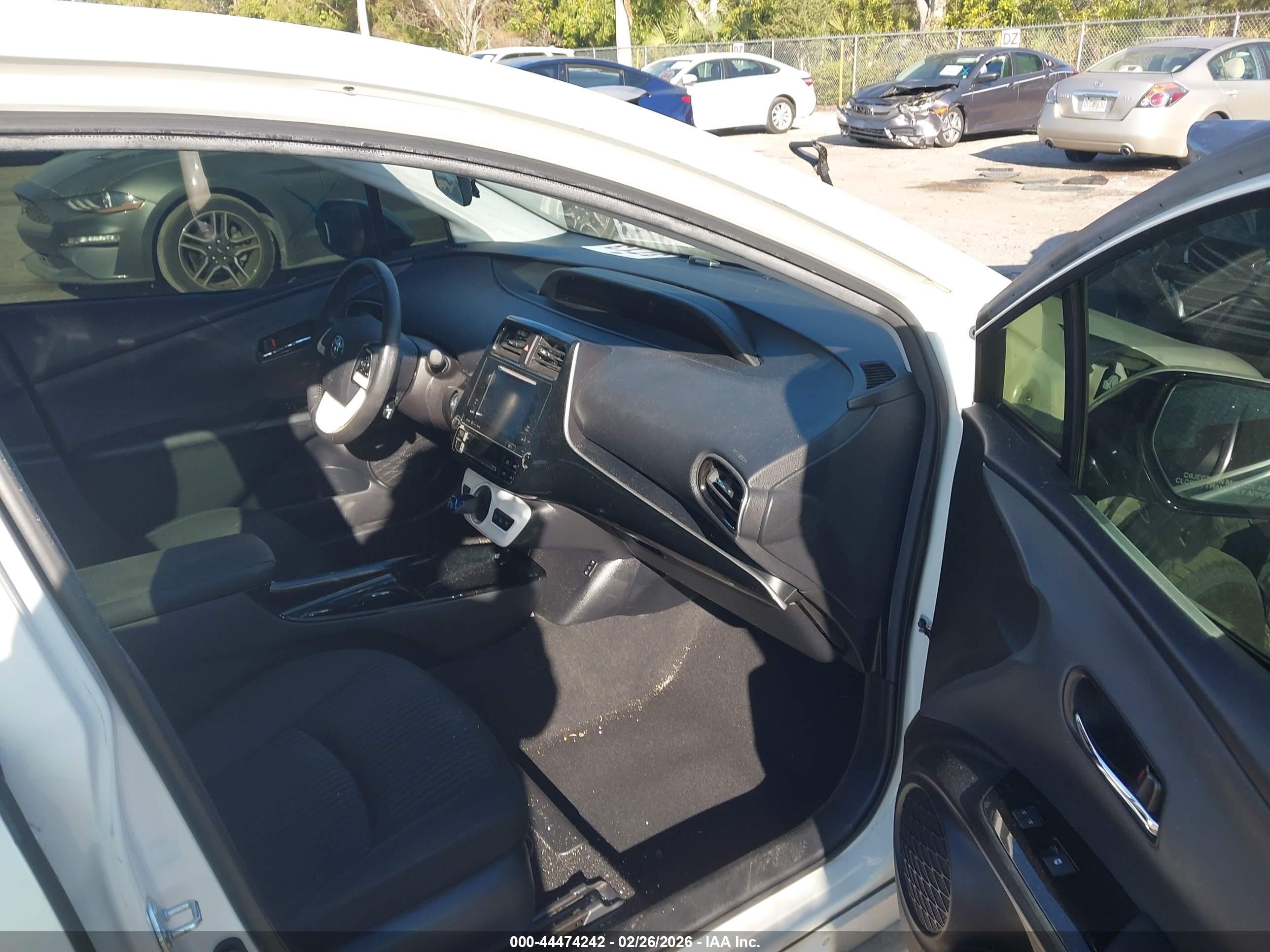 TOYOTA PRIUS image 5