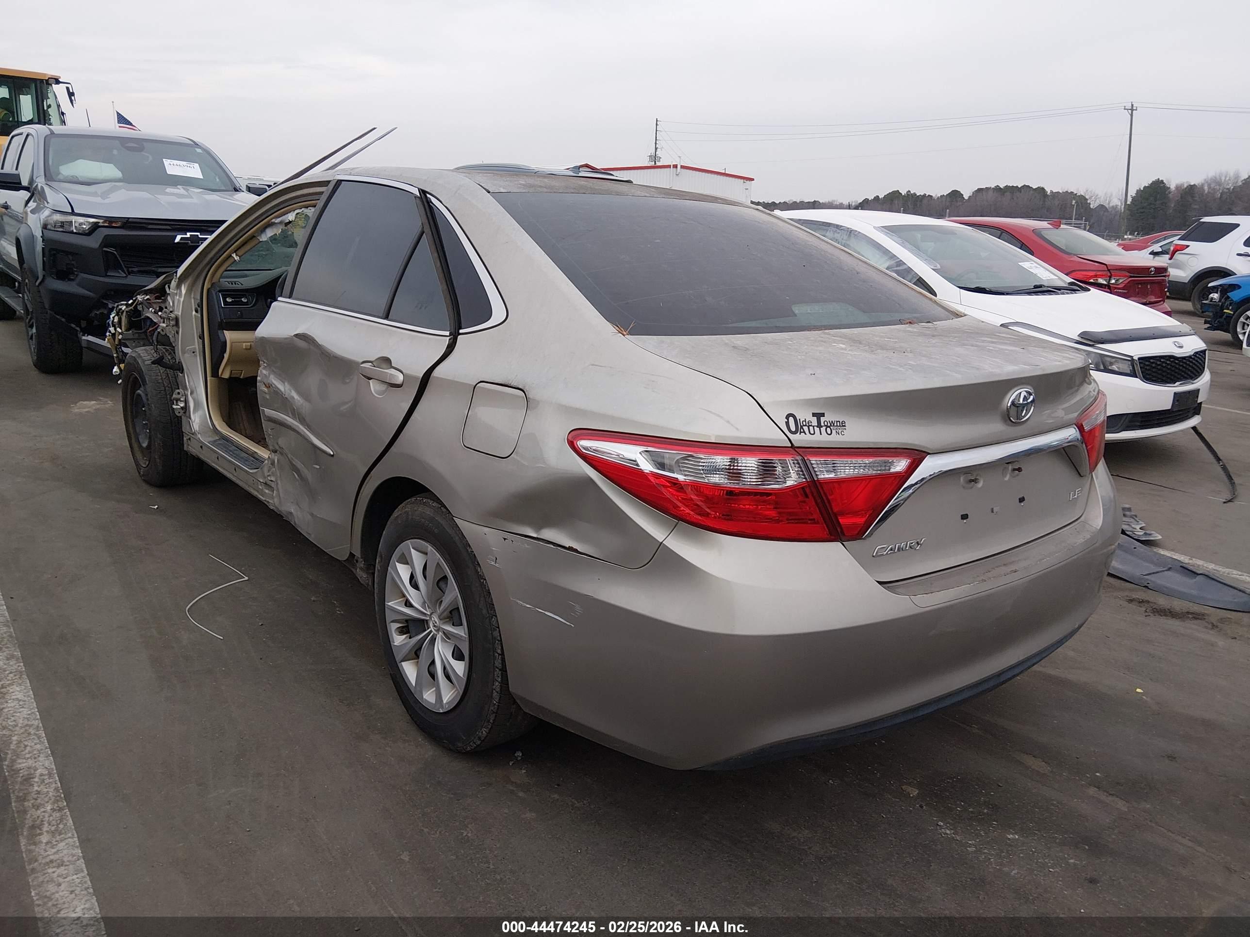 TOYOTA CAMRY image 3