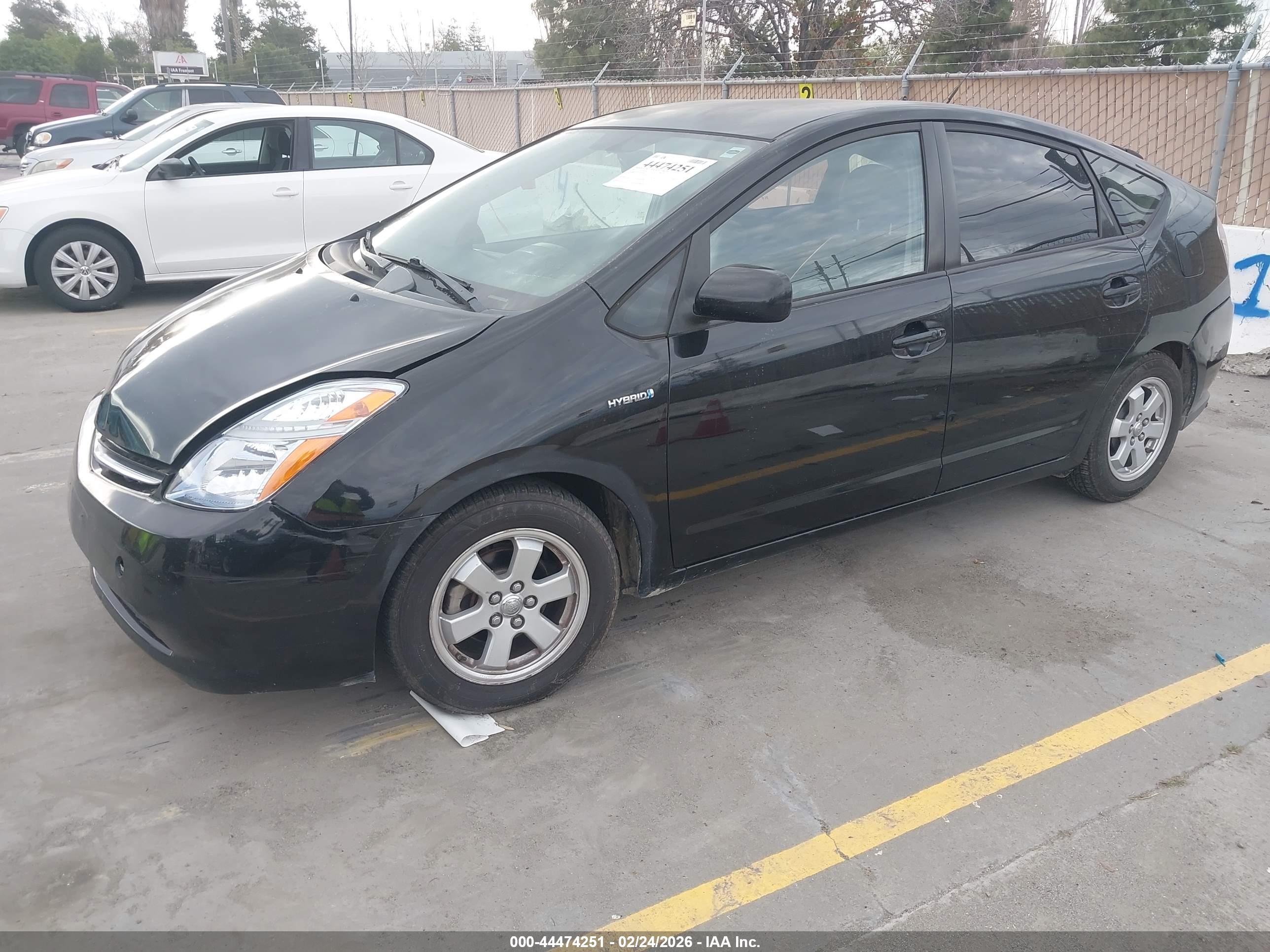 TOYOTA PRIUS image 2