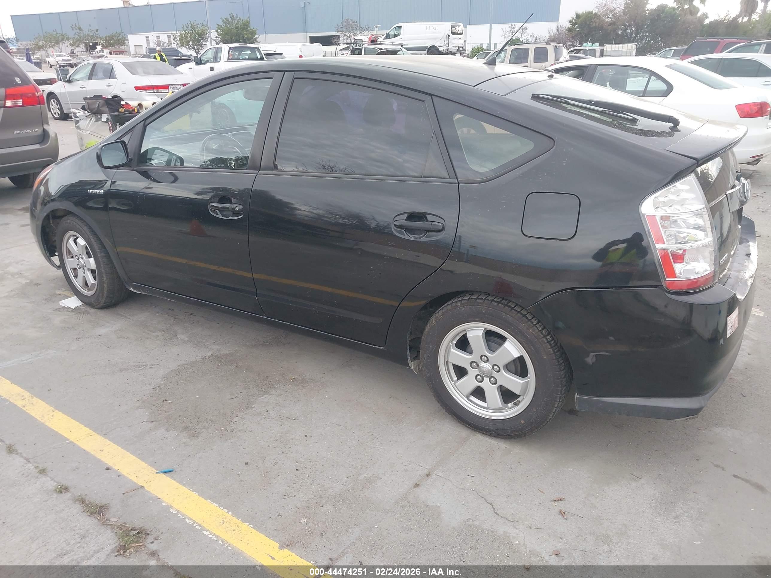 TOYOTA PRIUS image 3