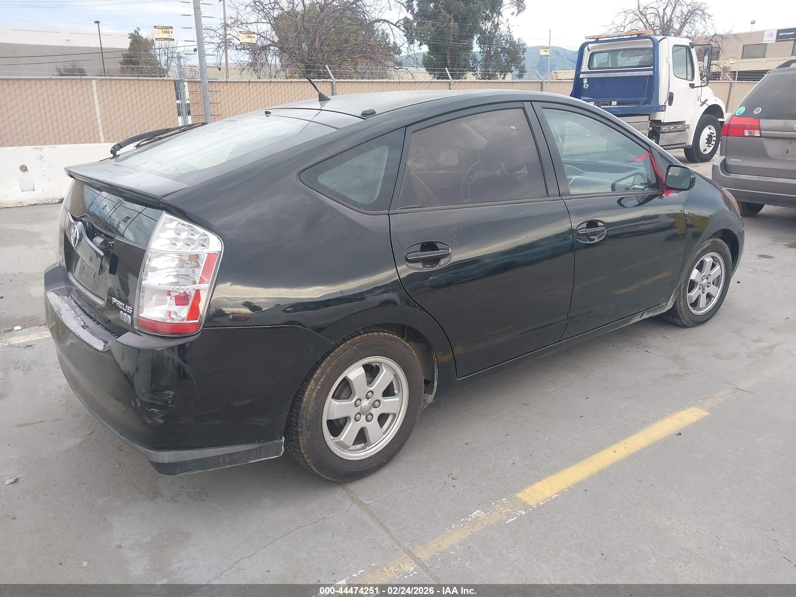 TOYOTA PRIUS image 4