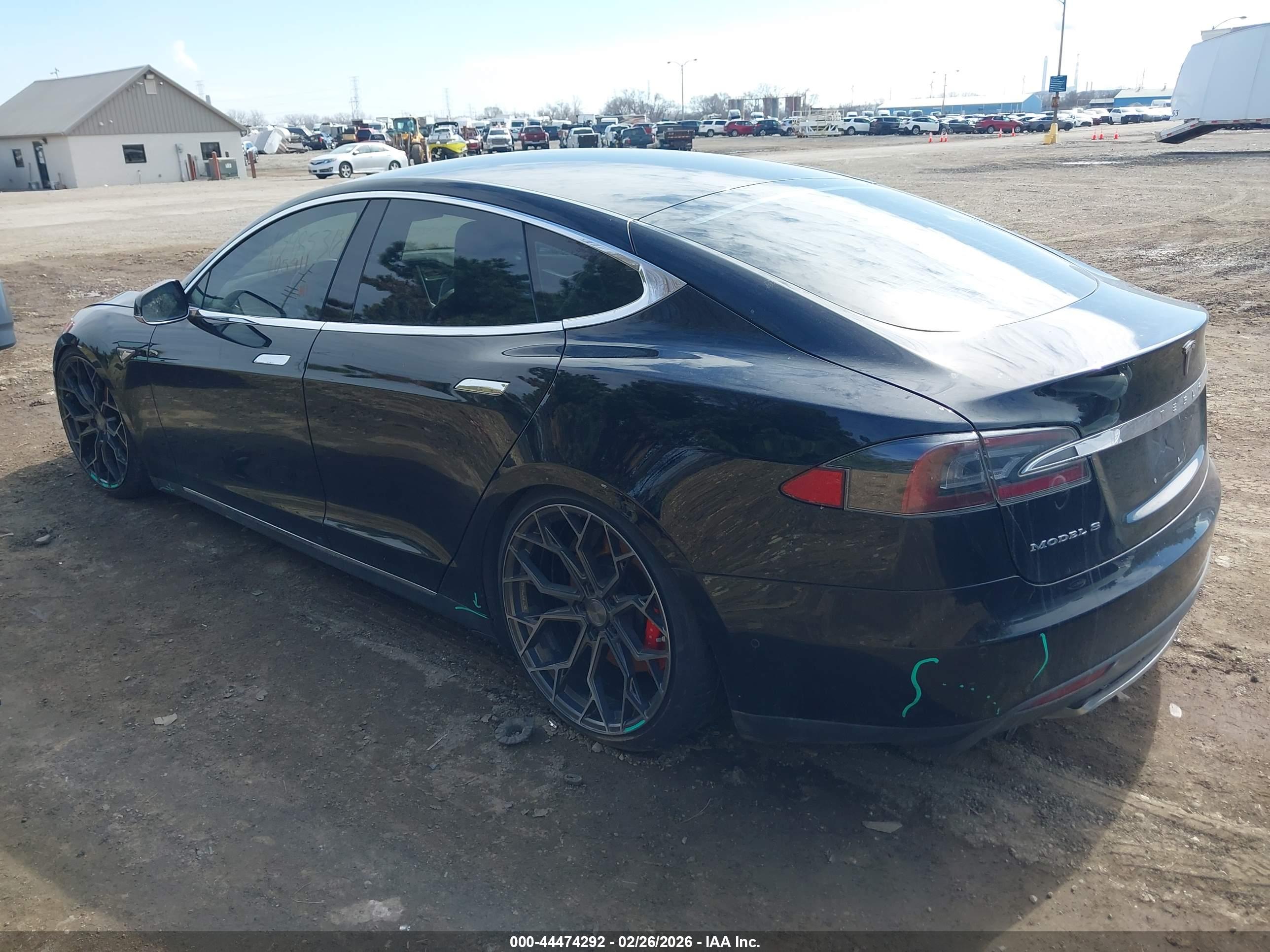 TESLA MODEL image 3