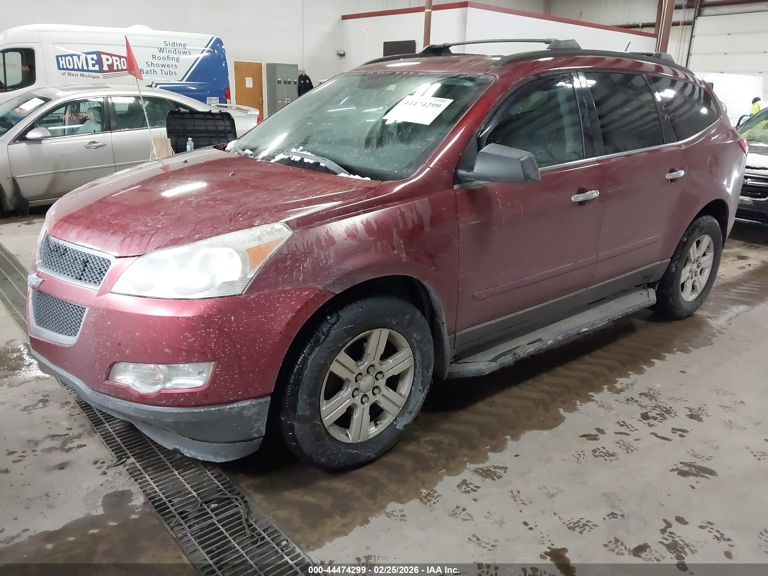 CHEVROLET TRAVERSE image 2