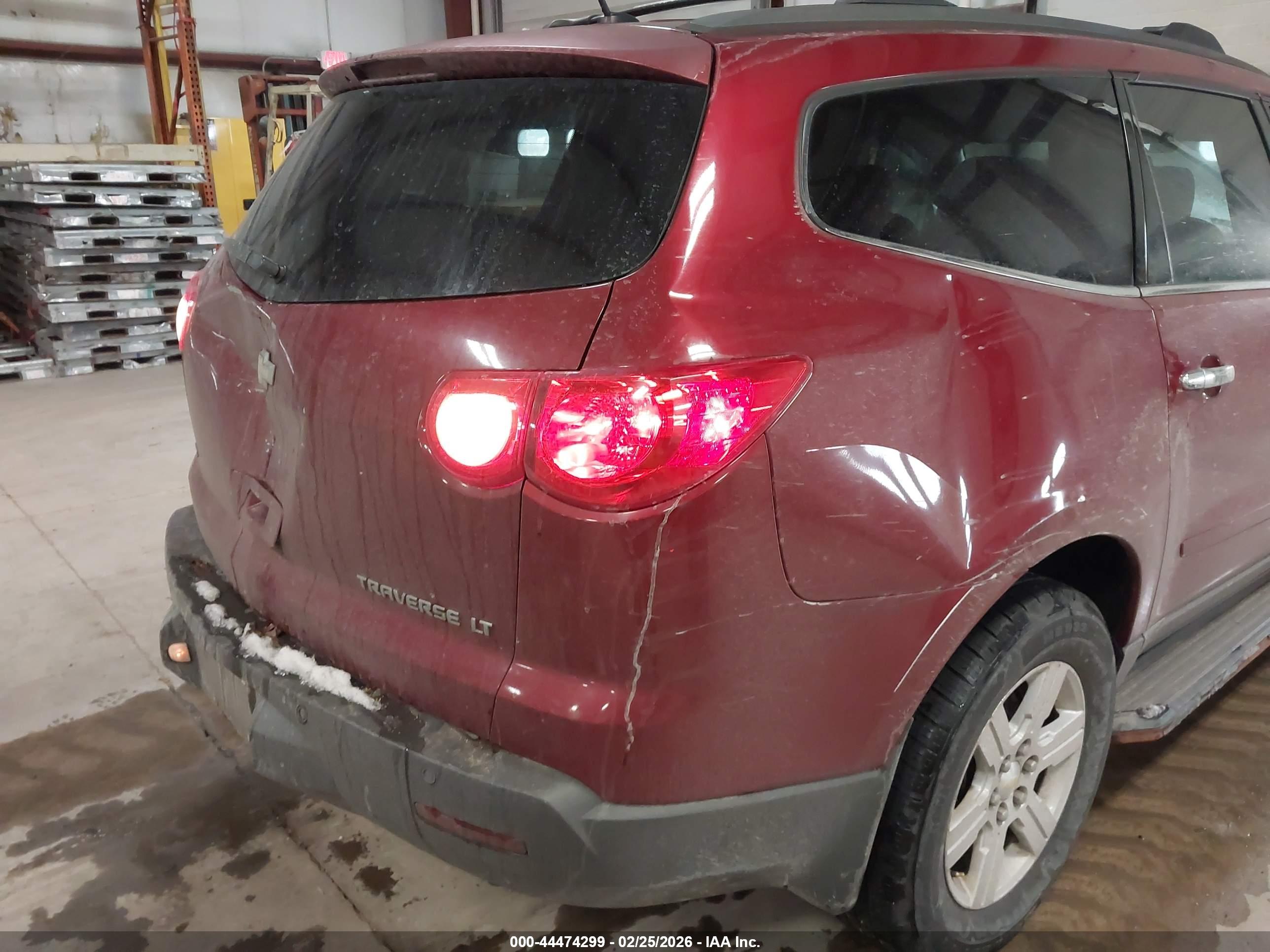 CHEVROLET TRAVERSE image 6