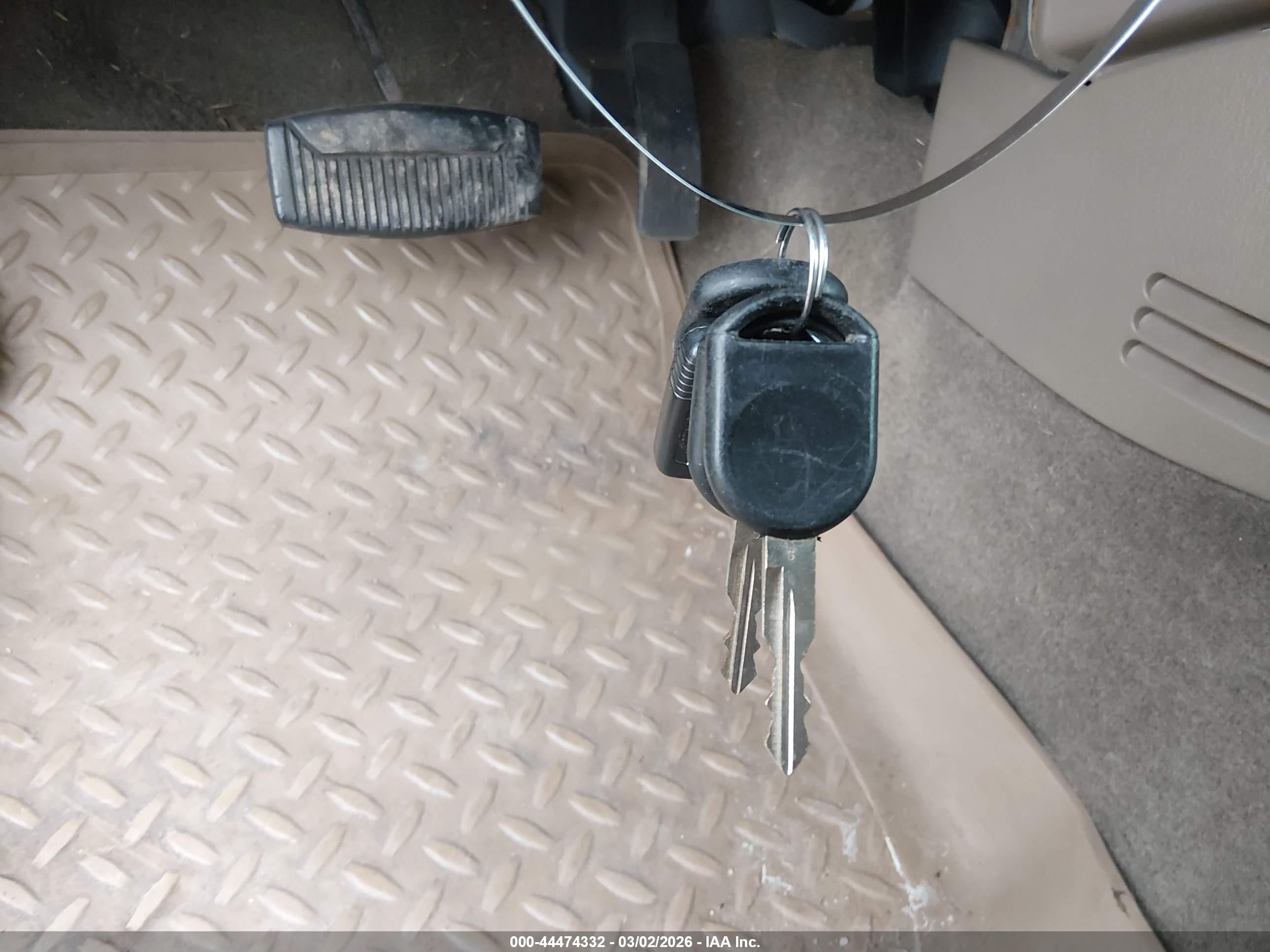 FORD EXPLORER image 11