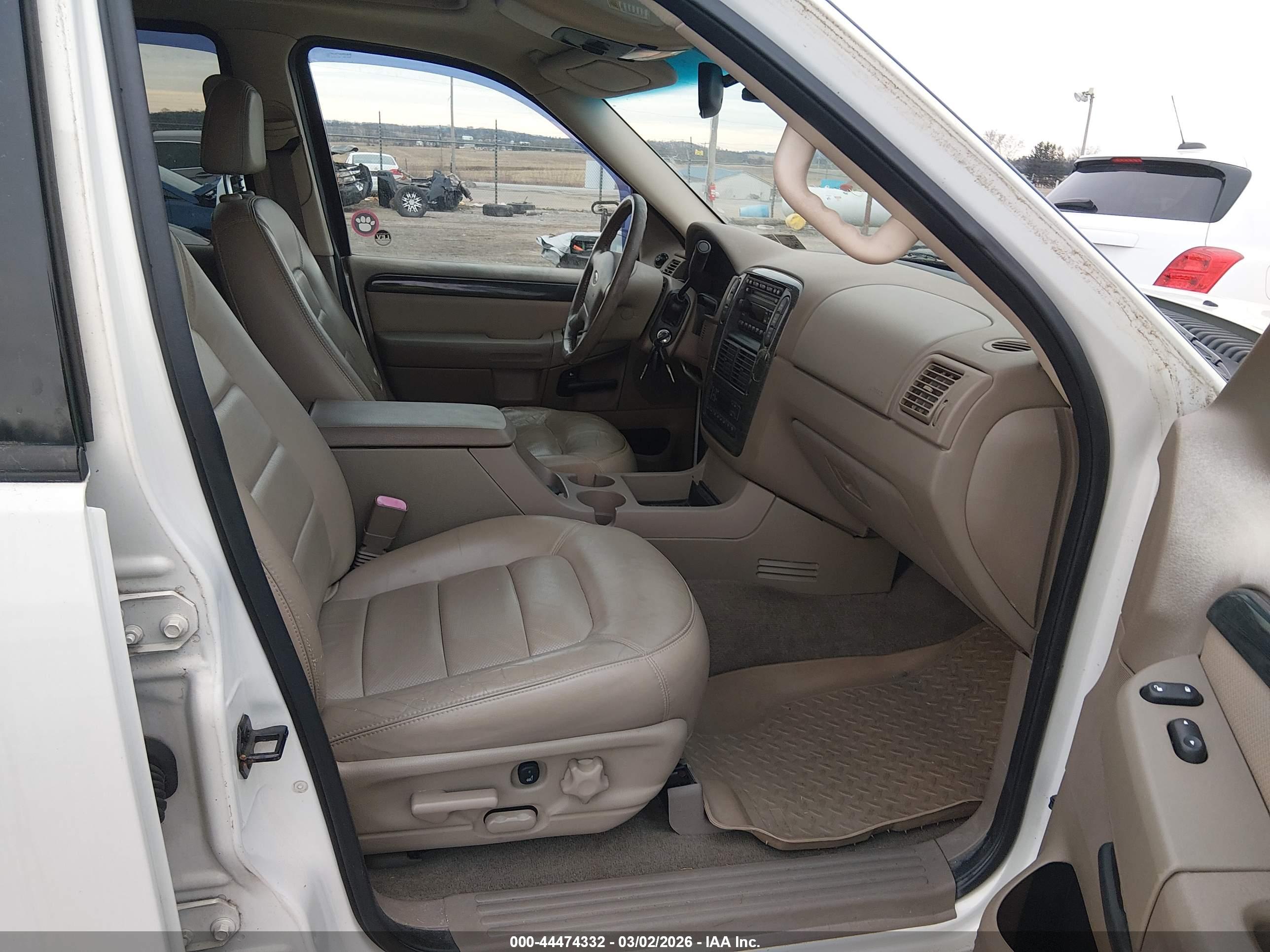 FORD EXPLORER image 5