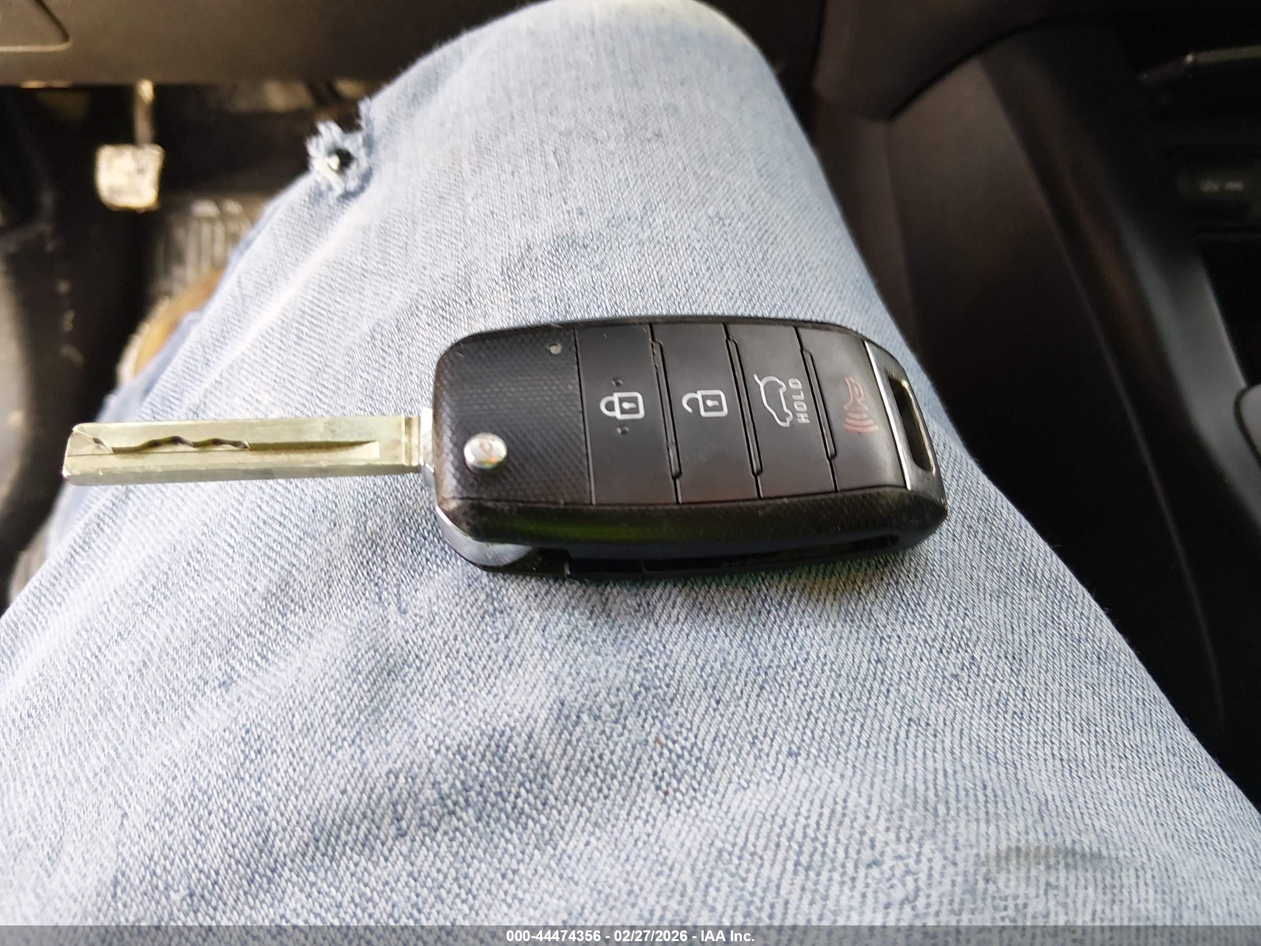 KIA SORENTO image 11