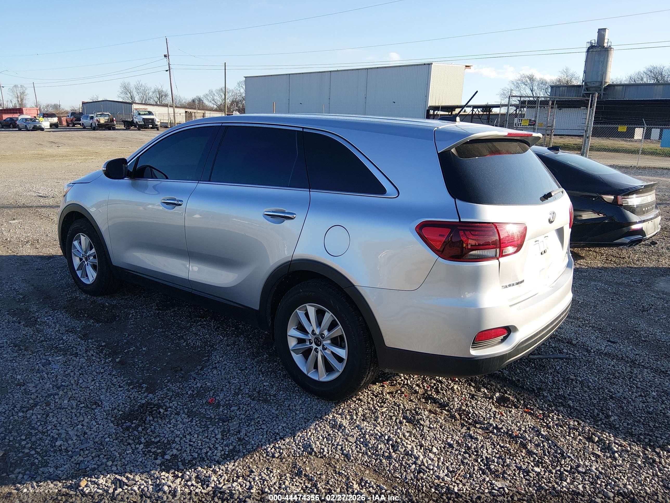KIA SORENTO image 3