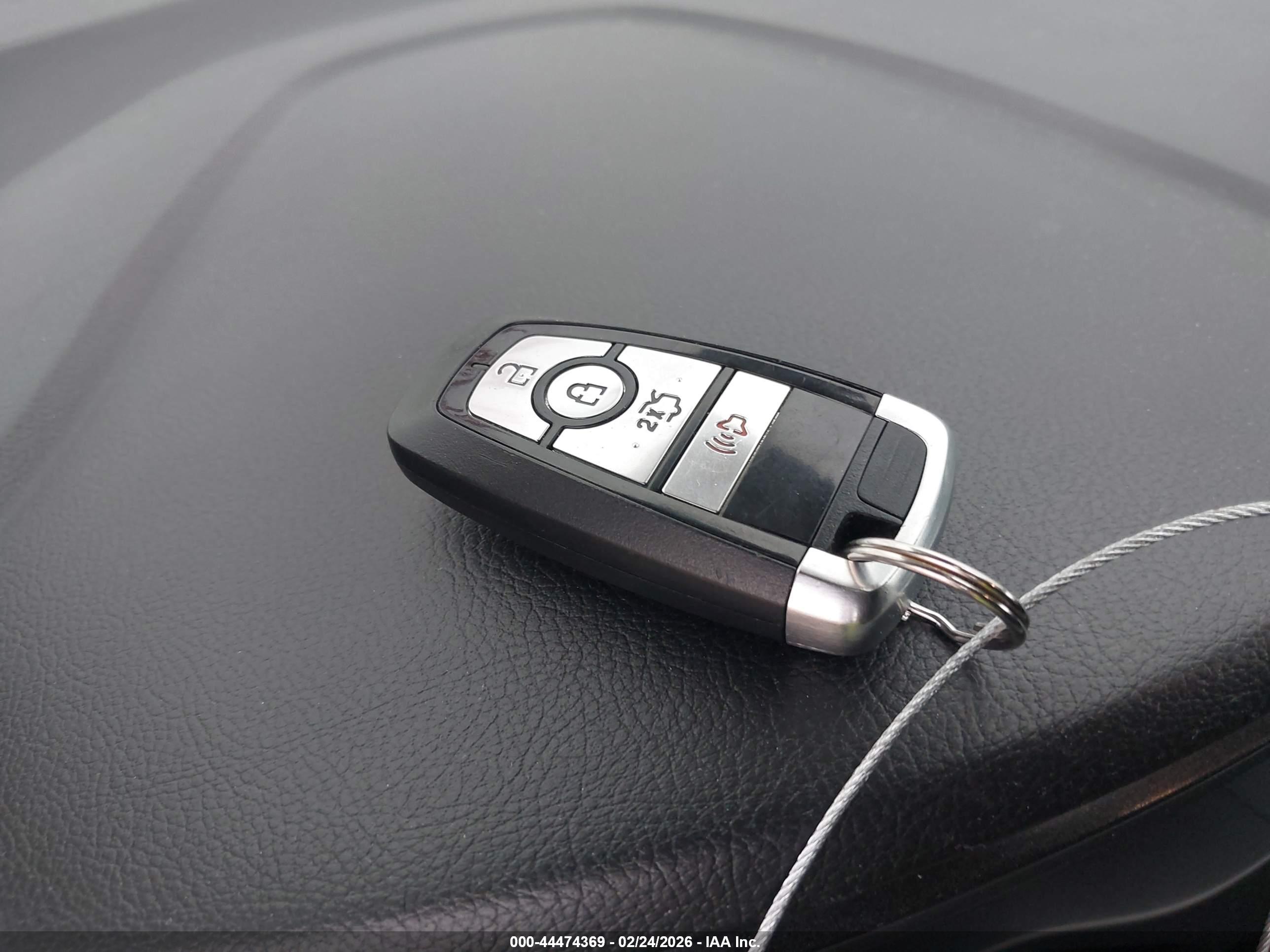 FORD FUSION image 11