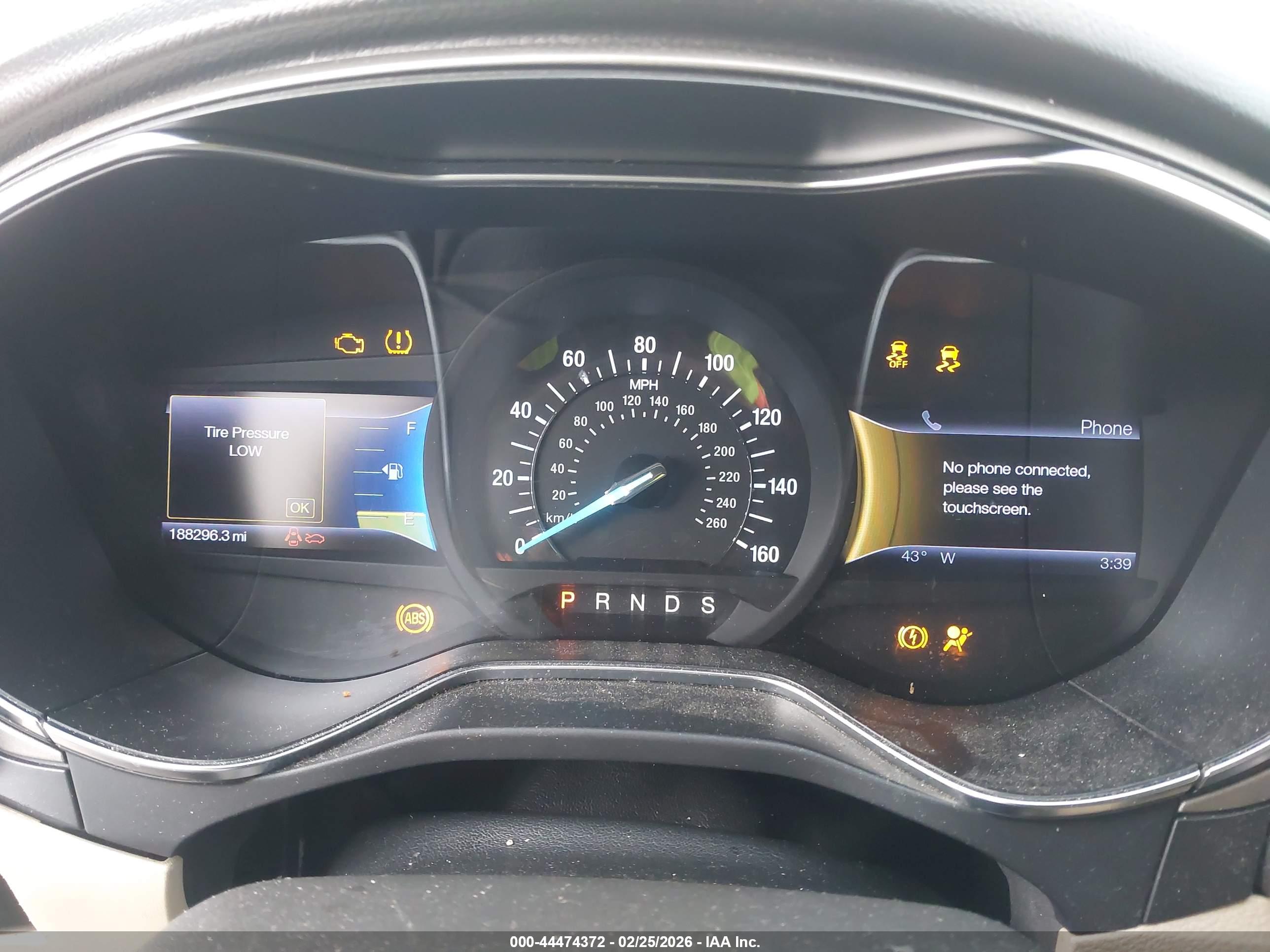 FORD FUSION image 7
