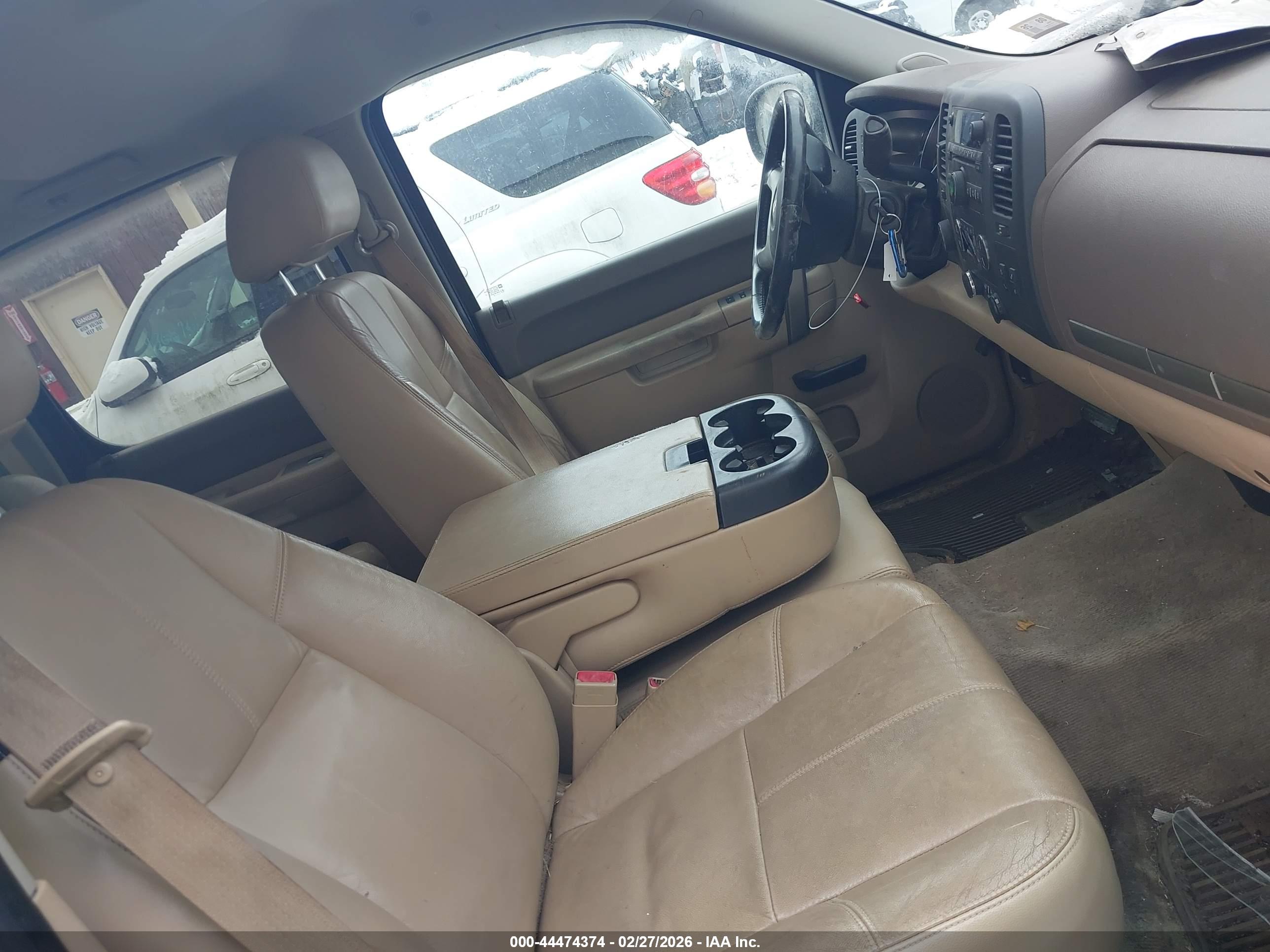 CHEVROLET SILVERADO image 5
