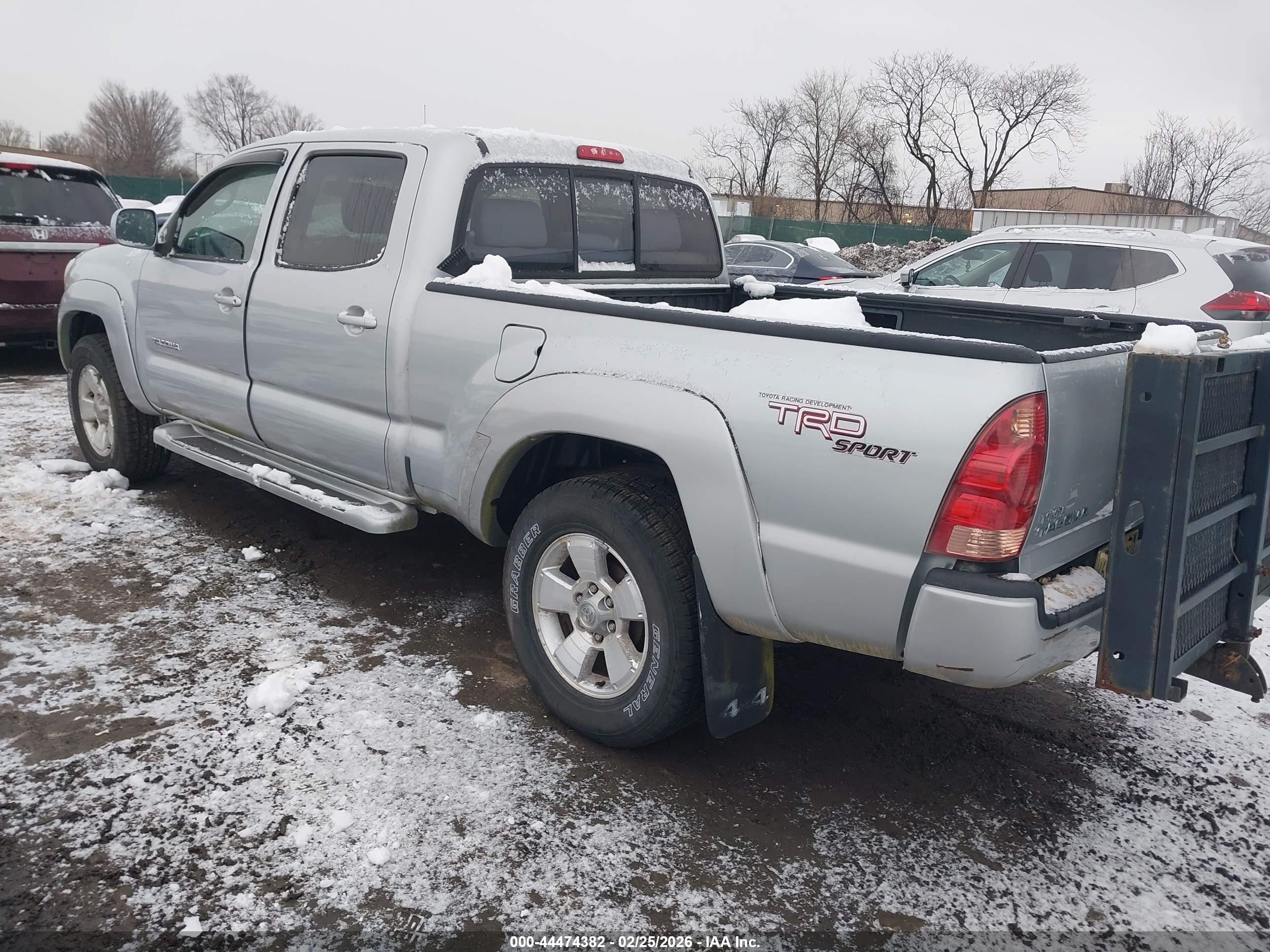 TOYOTA TACOMA image 3