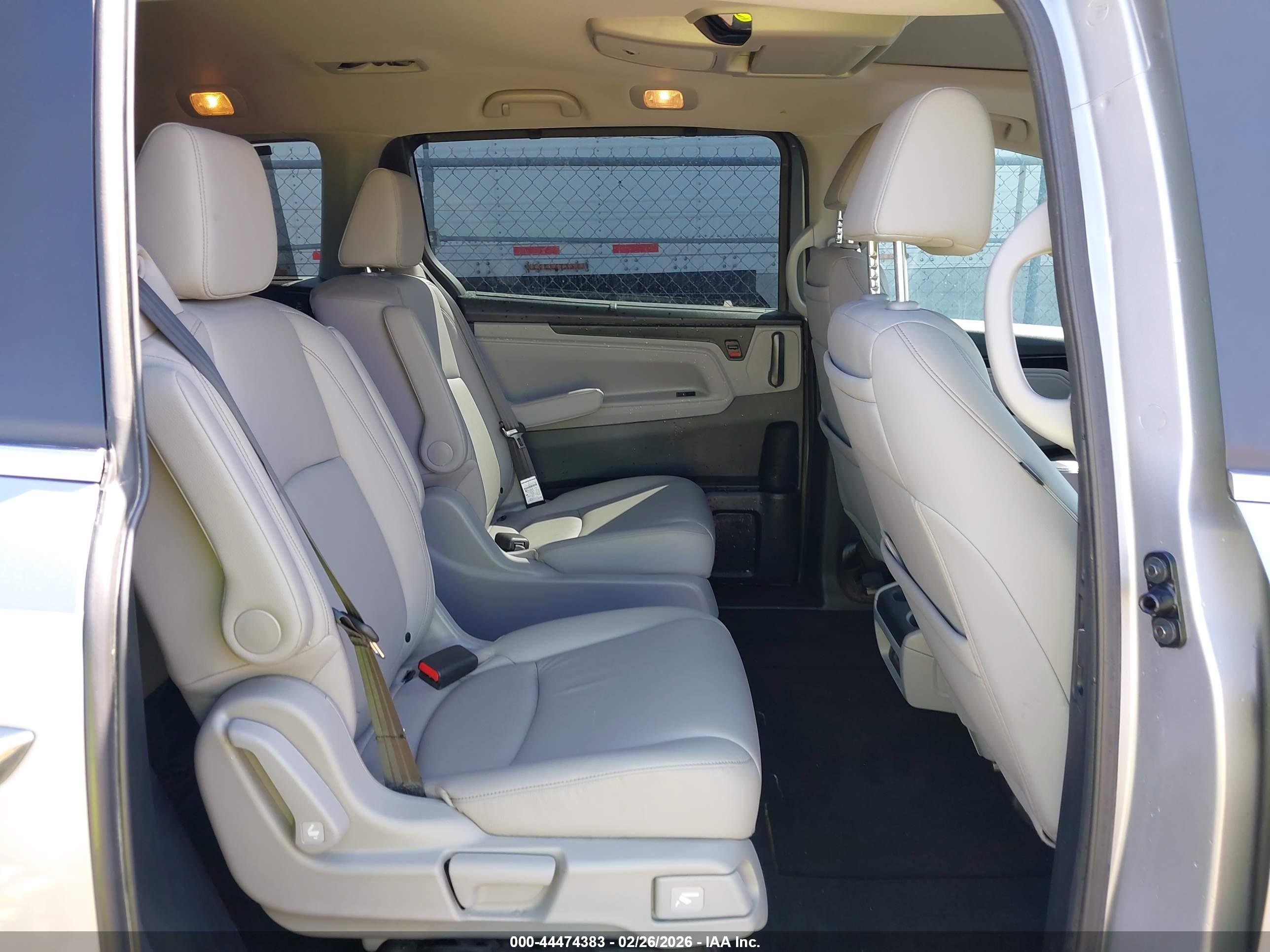 HONDA ODYSSEY image 8