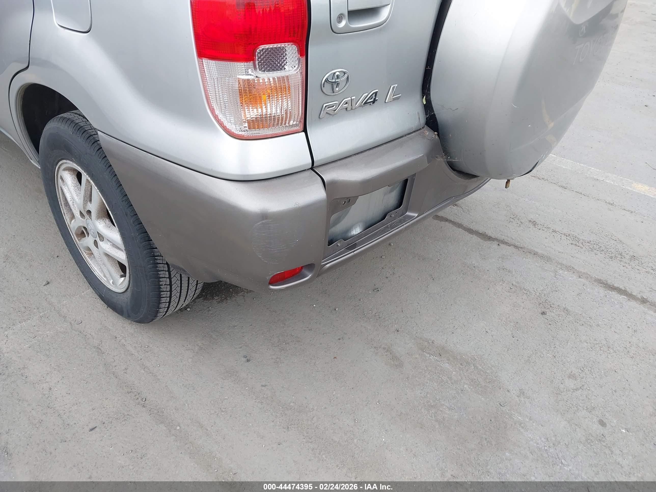 TOYOTA RAV4 image 6