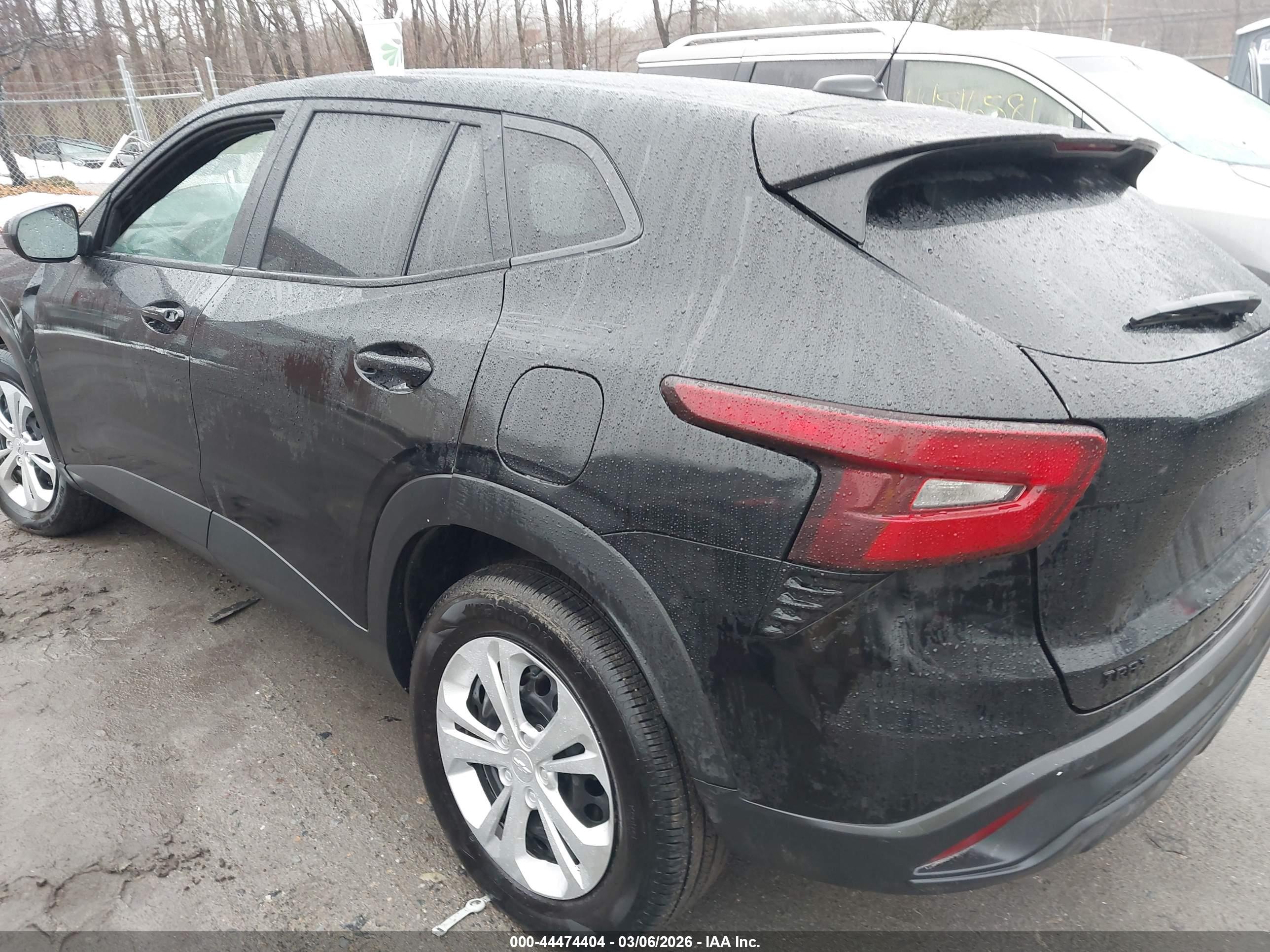 CHEVROLET TRAX image 3
