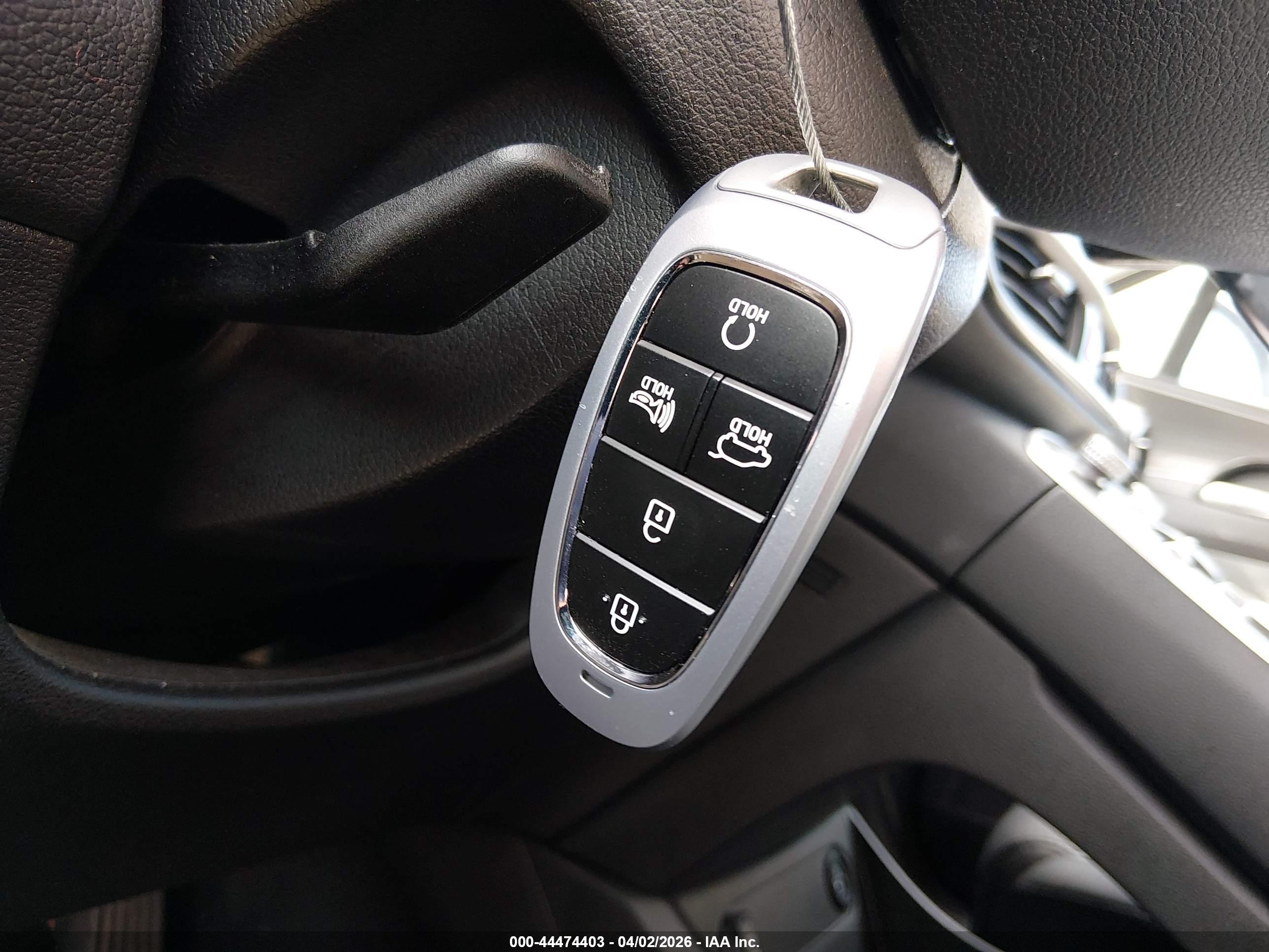 HYUNDAI SANTA image 11