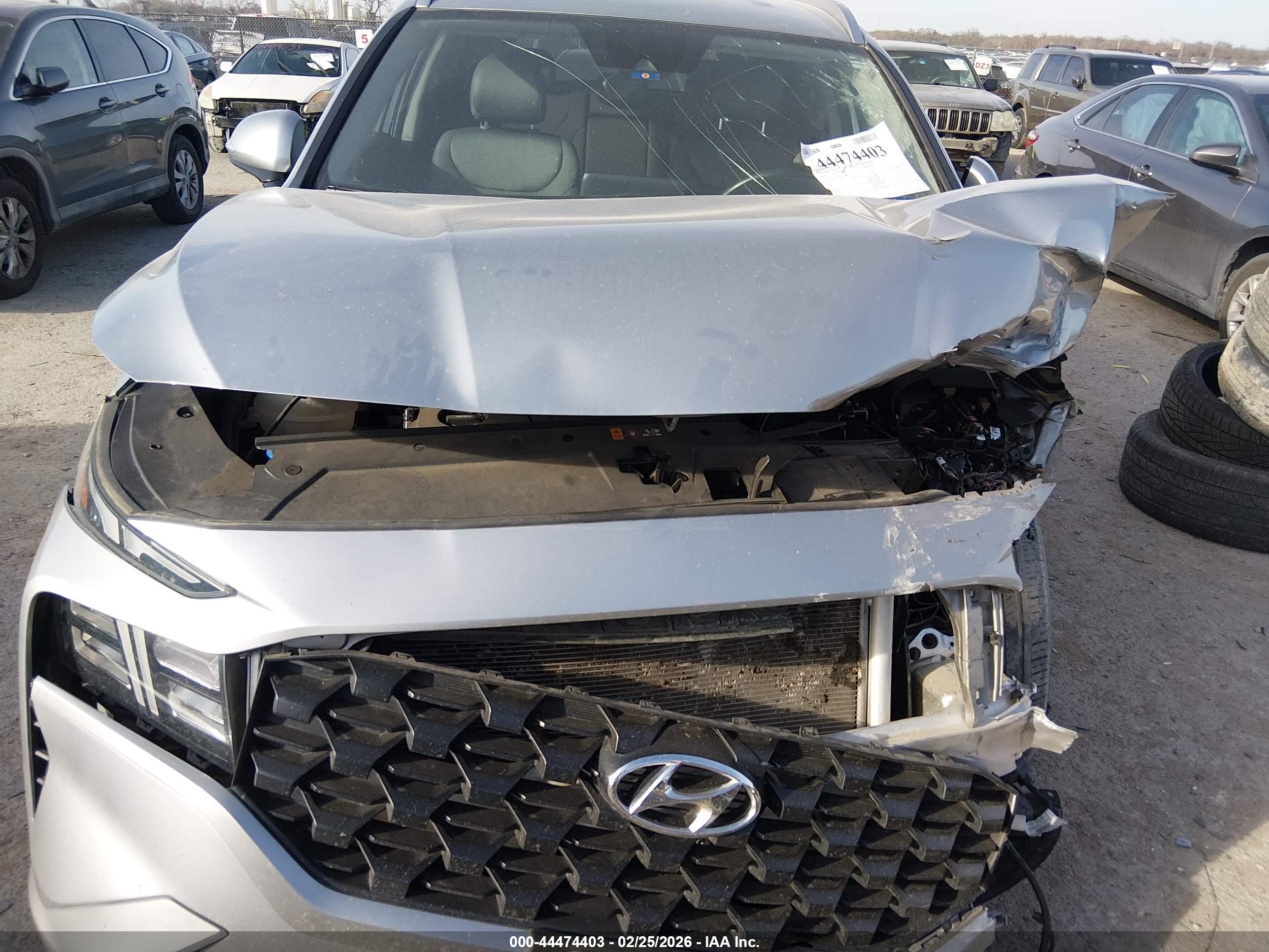 HYUNDAI SANTA image 6