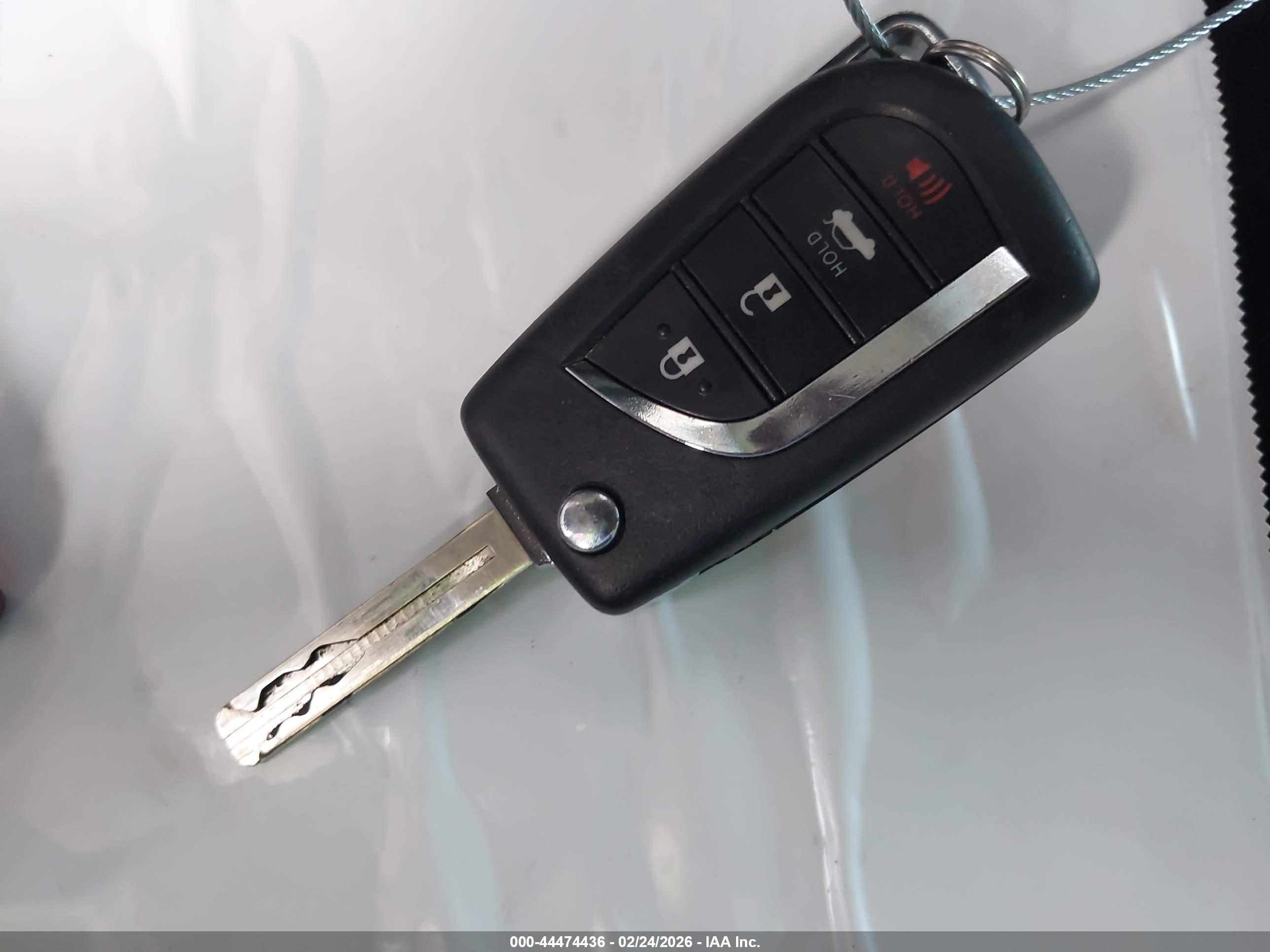 TOYOTA COROLLA image 11
