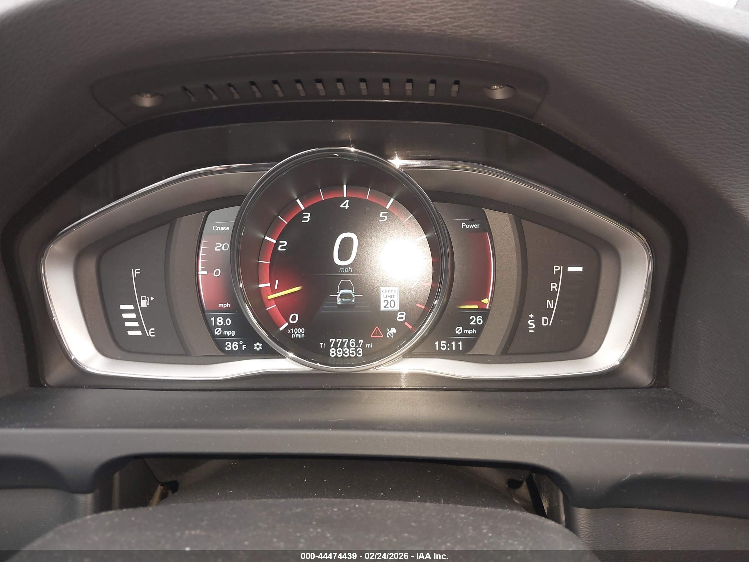 VOLVO V60 image 7