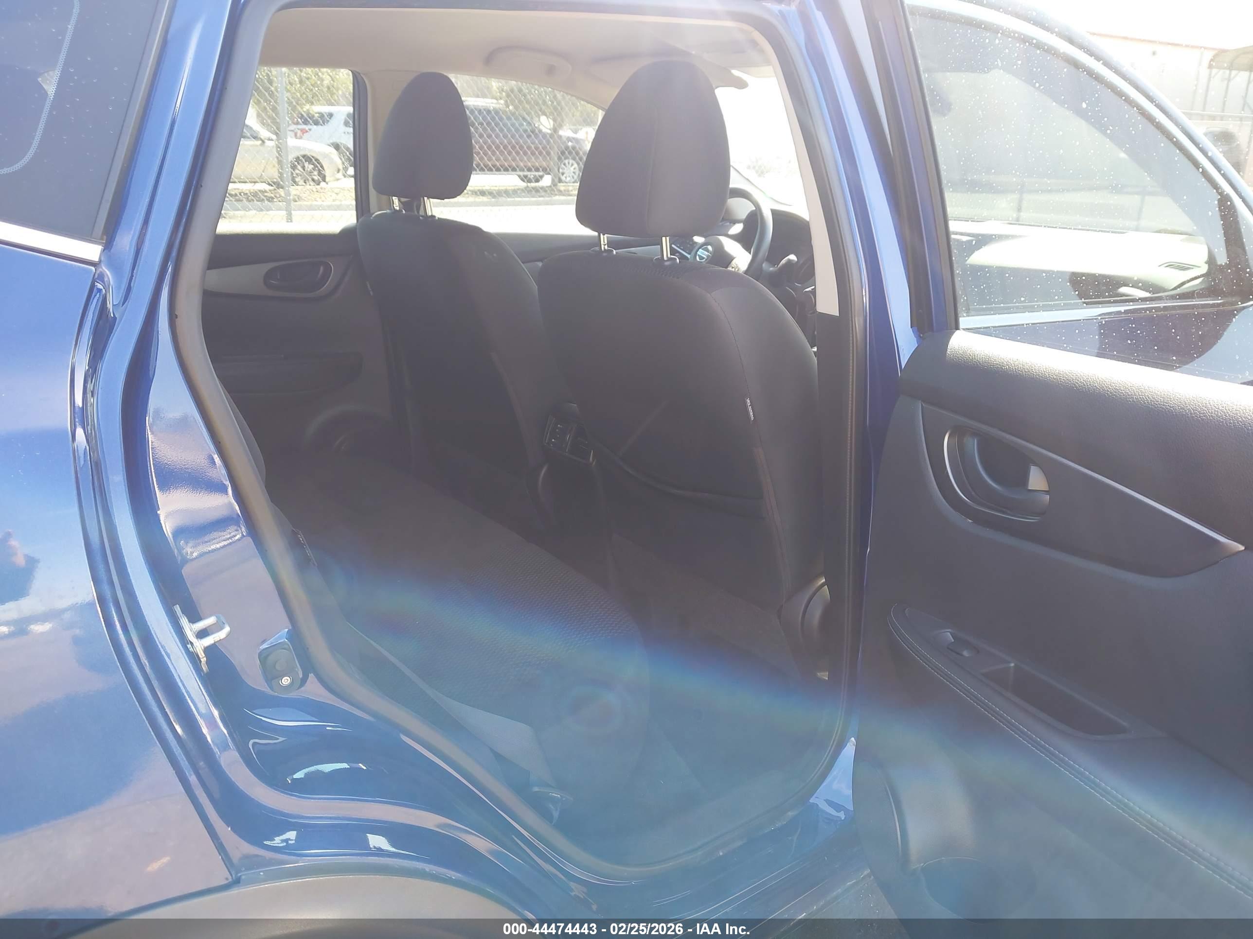 NISSAN ROGUE image 8