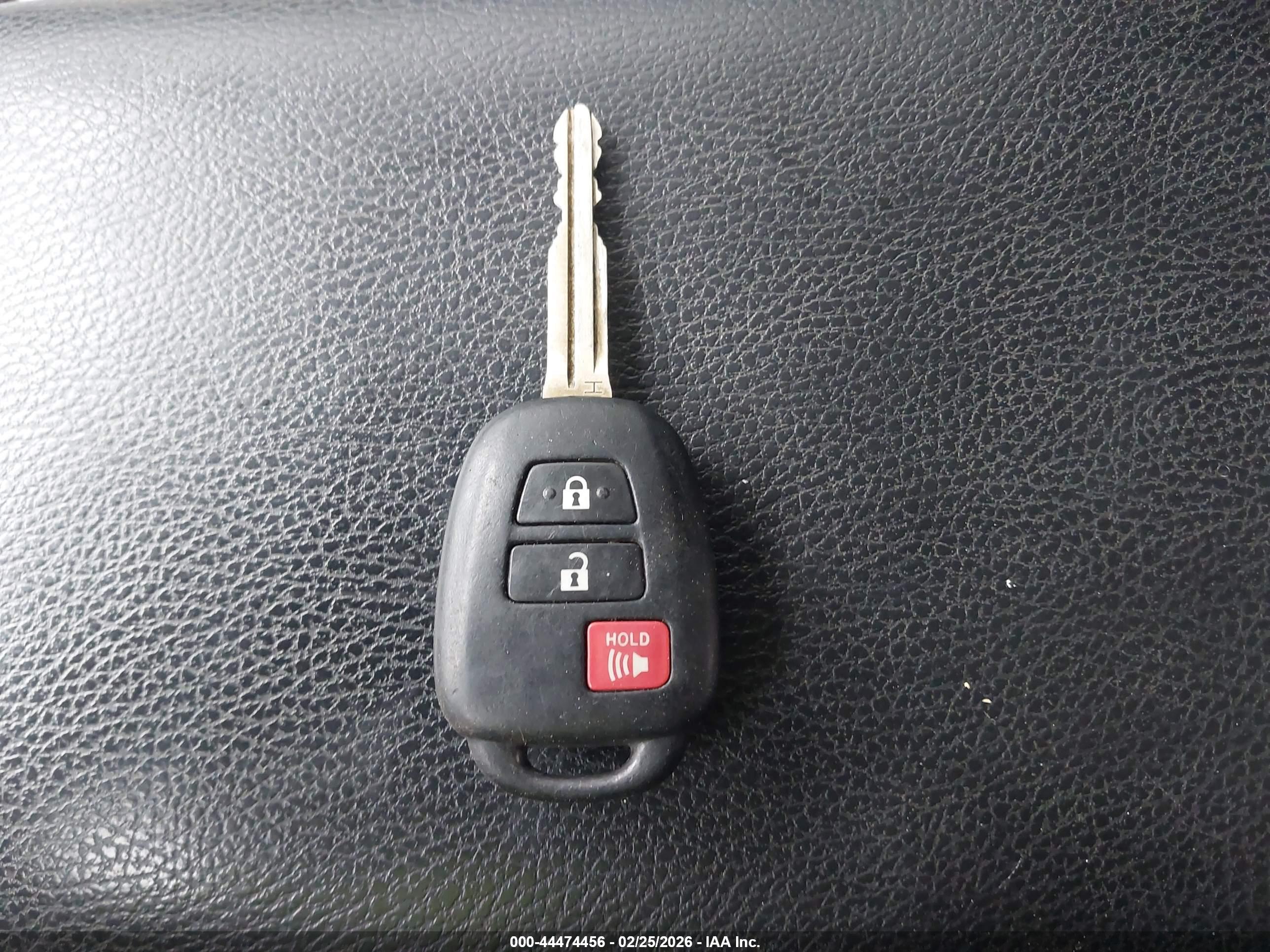 TOYOTA RAV4 image 11